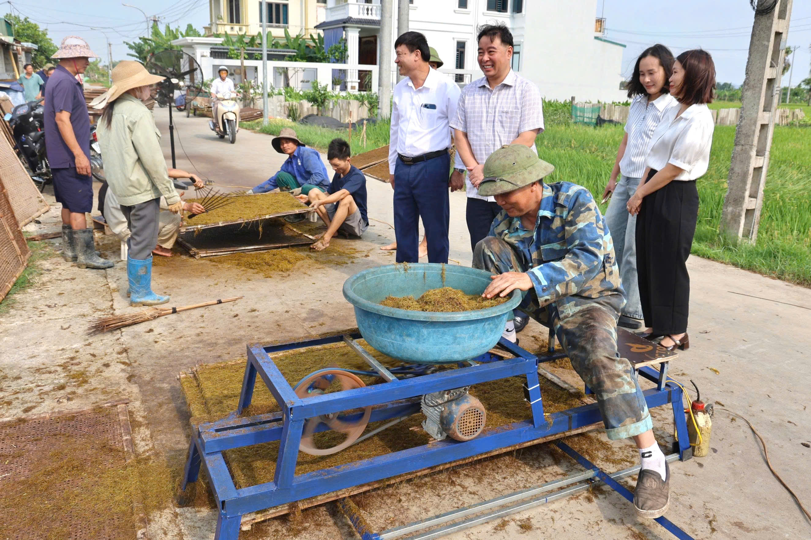 Anh-tin-bai