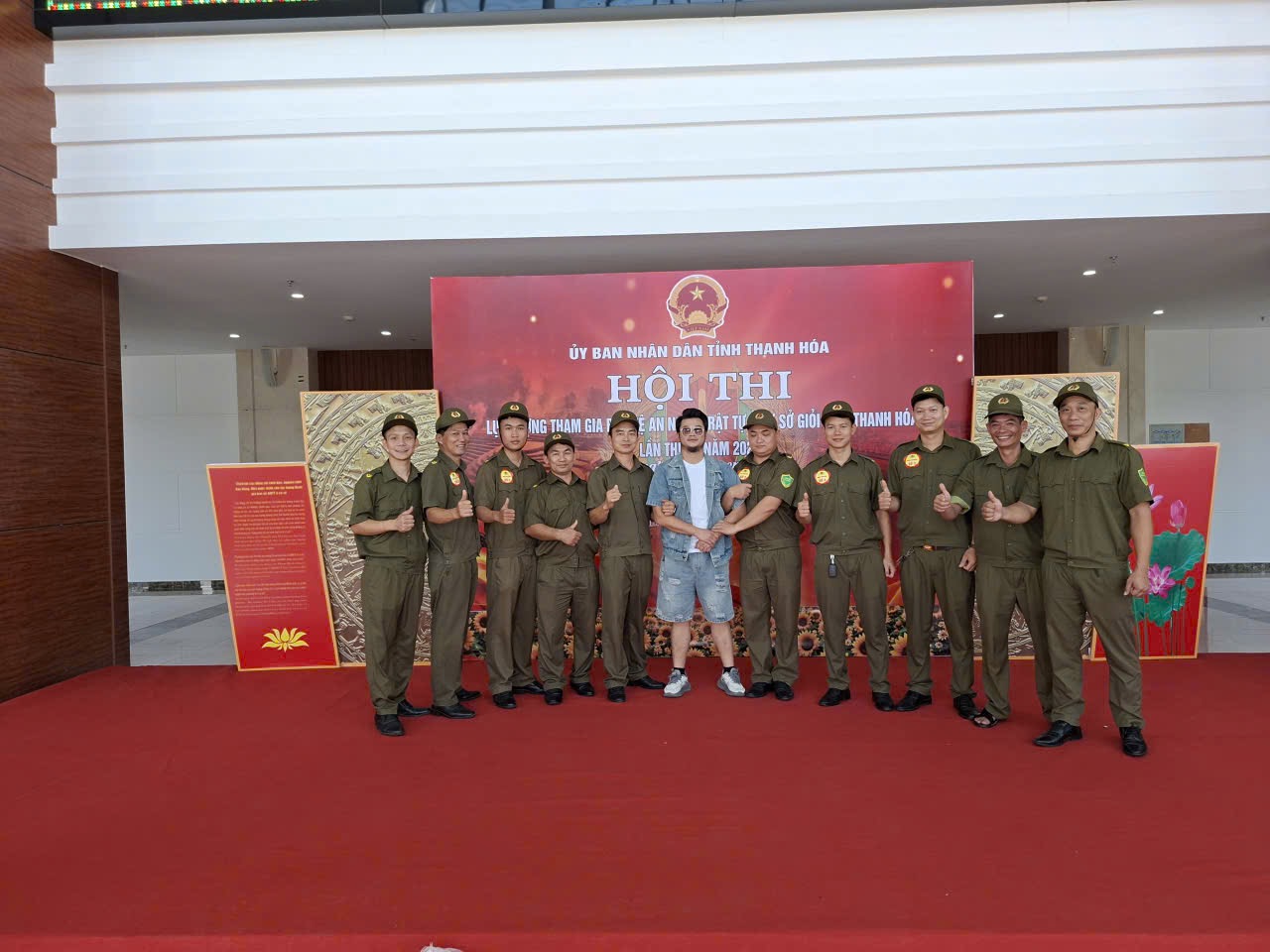 Anh-tin-bai