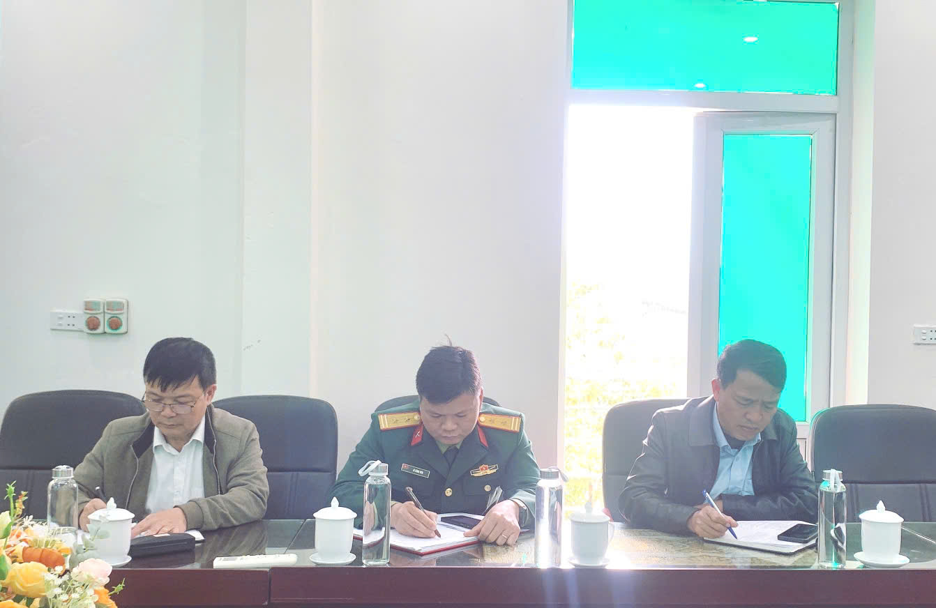 C:\Users\Administrator\Desktop\tin chiều 10.2 tin hiệp thương lần 3 MTTQ\gen-h-z7520835631467_390248fd5de807937d4e7af33407192e.jpg