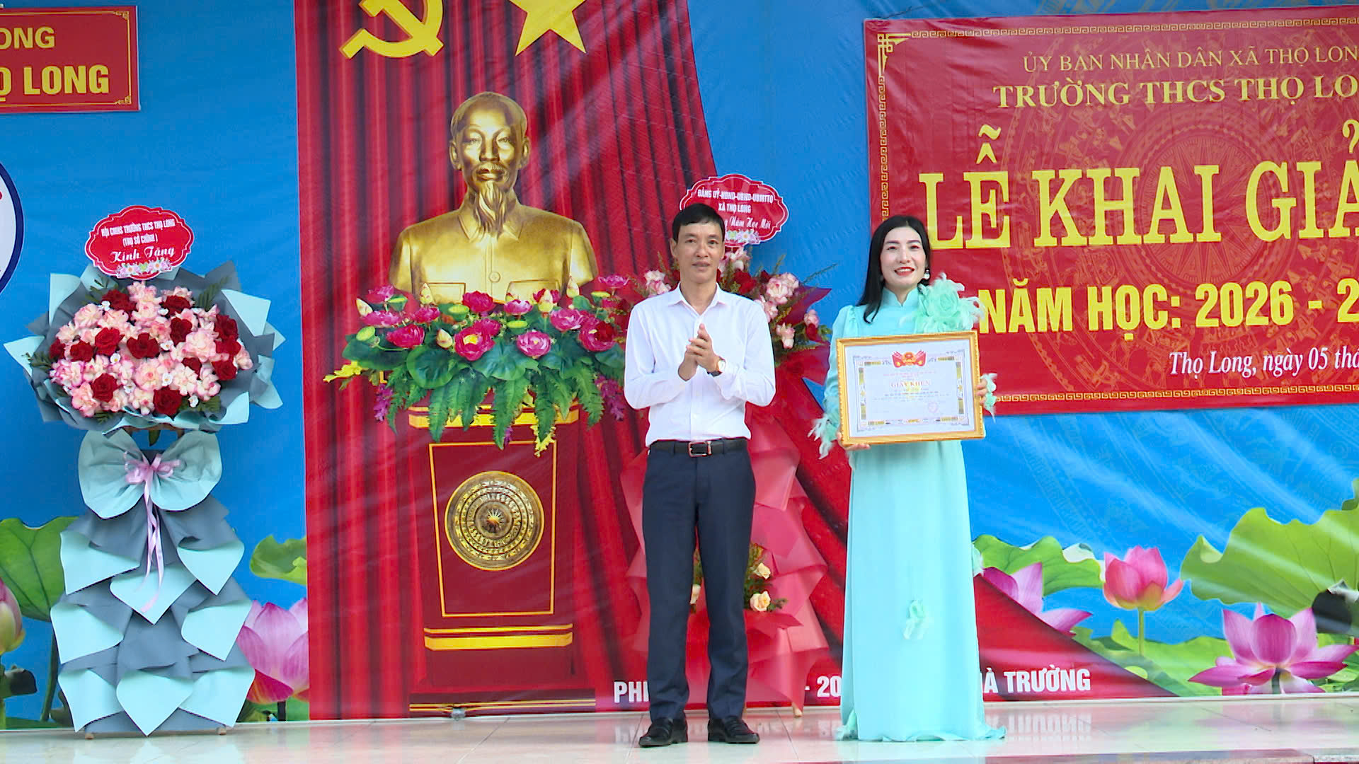 Anh-tin-bai