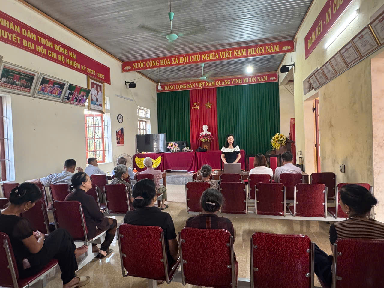 Thọ Long đưa dịch vụ công về tận thôn, phục vụ người dân ngay tại cơ sở