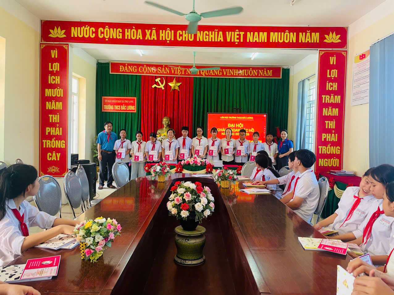 Anh-tin-bai