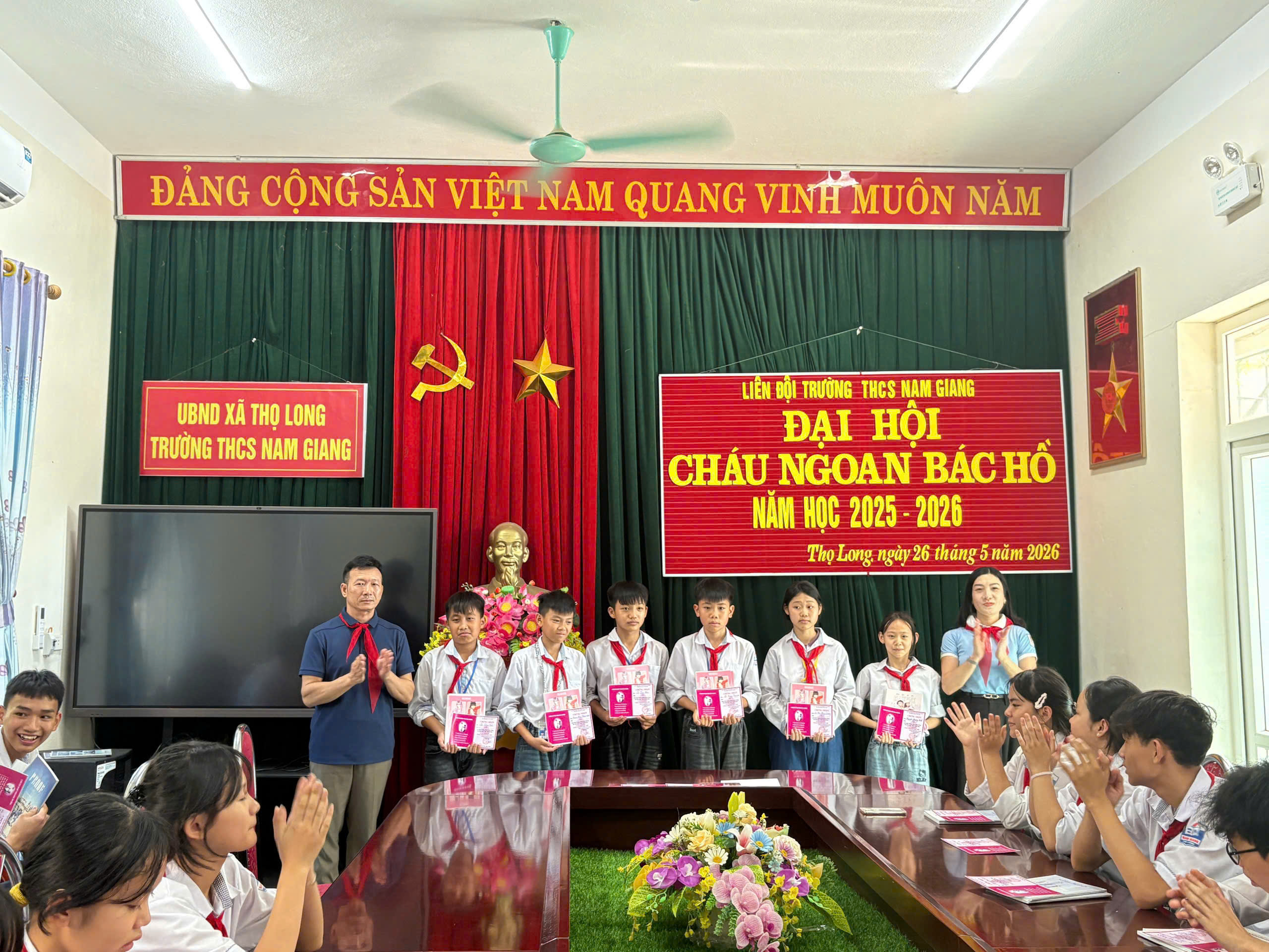 Anh-tin-bai