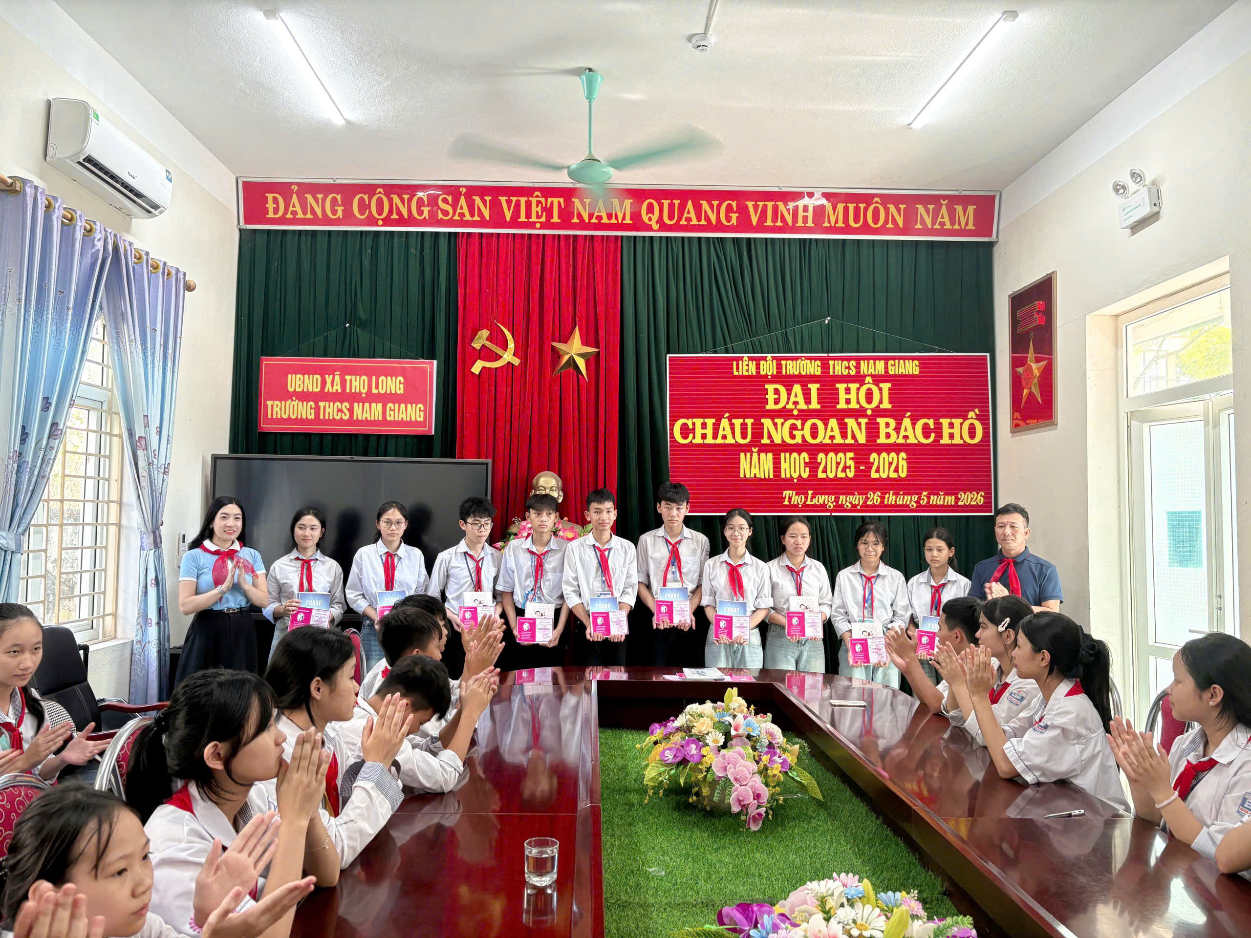 Anh-tin-bai