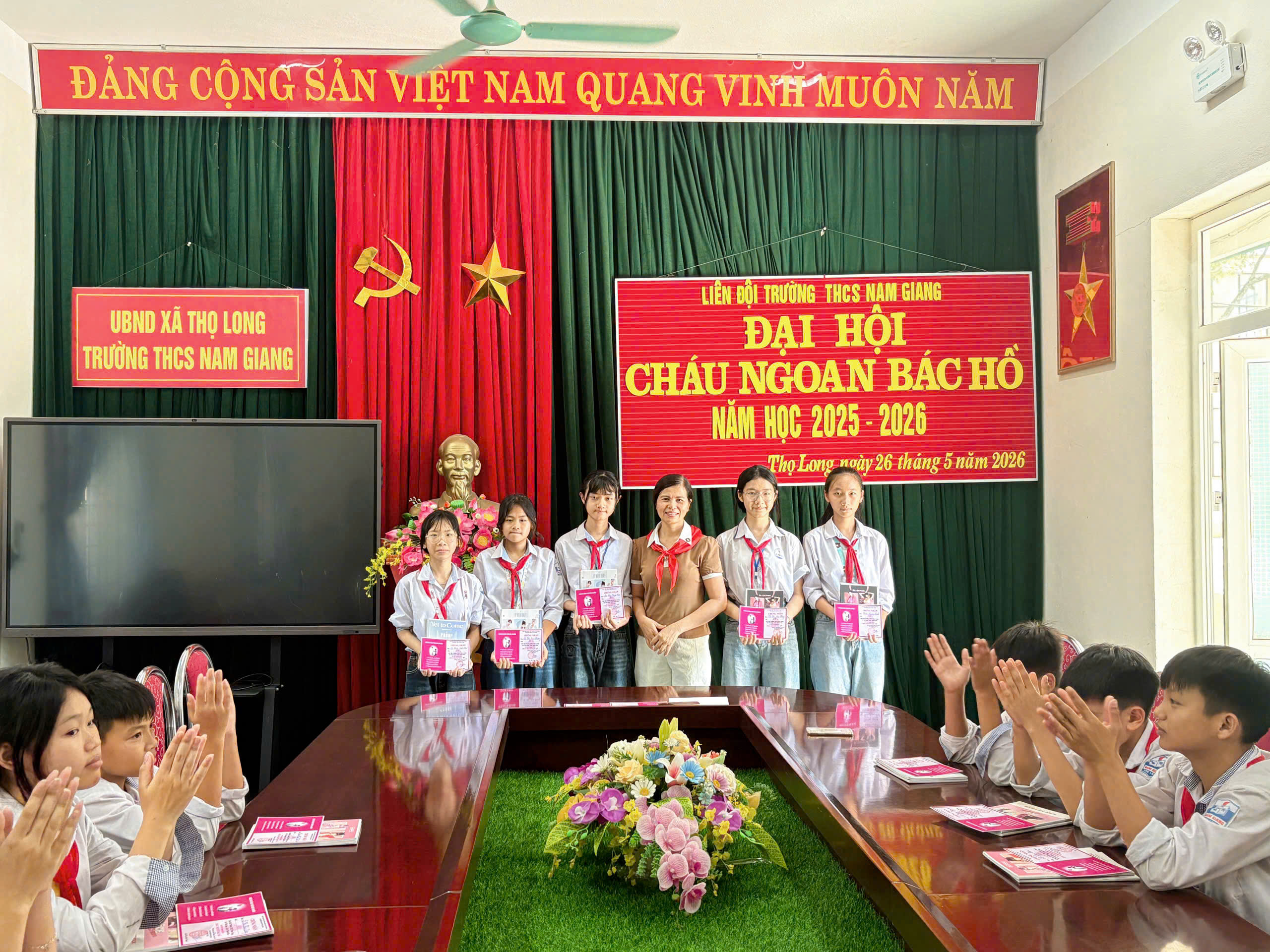Anh-tin-bai