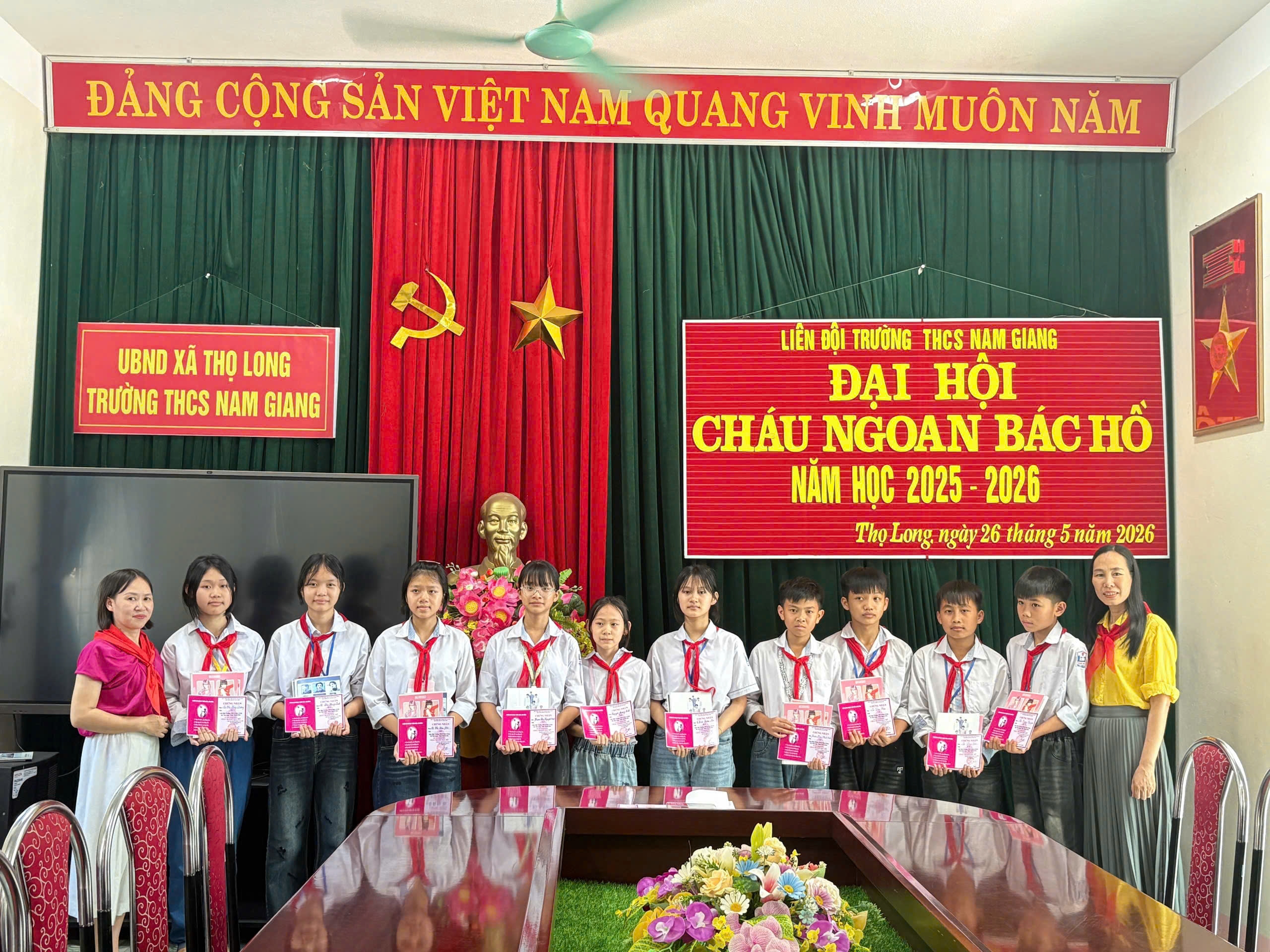 Anh-tin-bai