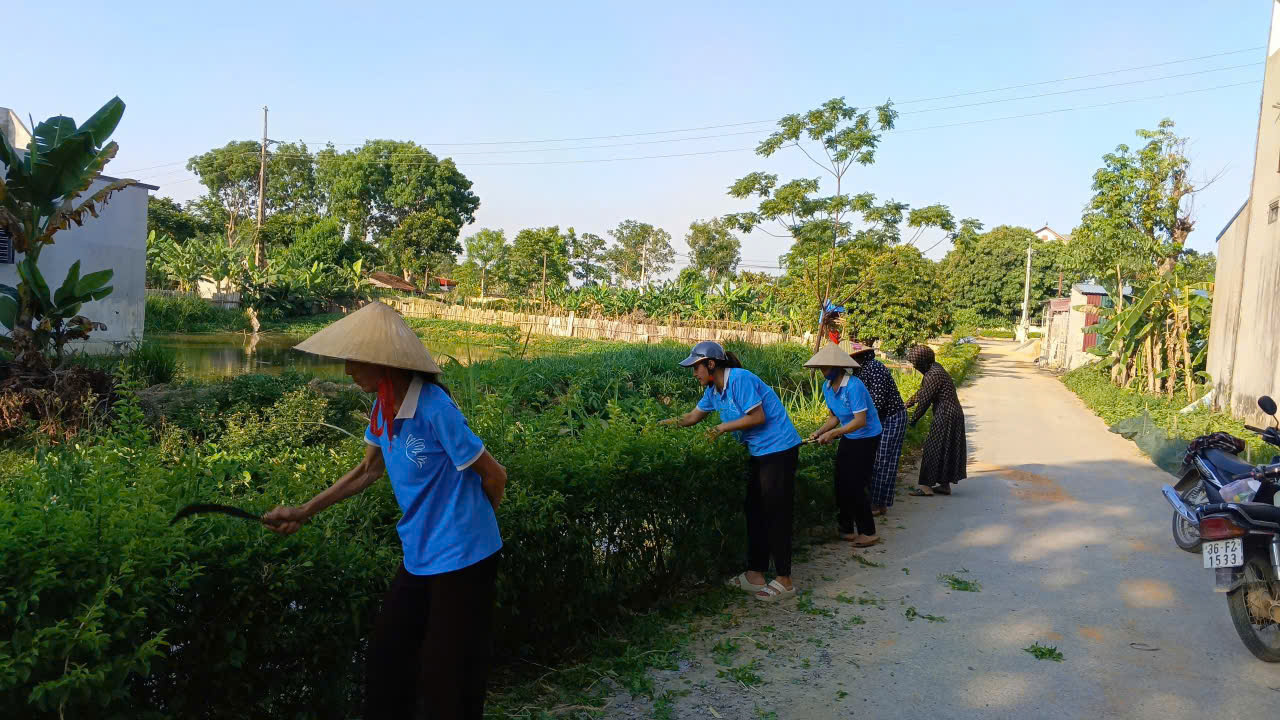 XÃ THỌ LONG ĐẨY MẠNH THỰC HIỆN “NGÀY CHỦ NHẬT XANH”, NÂNG CAO Ý THỨC BẢO VỆ MÔI TRƯỜNG TRONG NHÂN DÂN