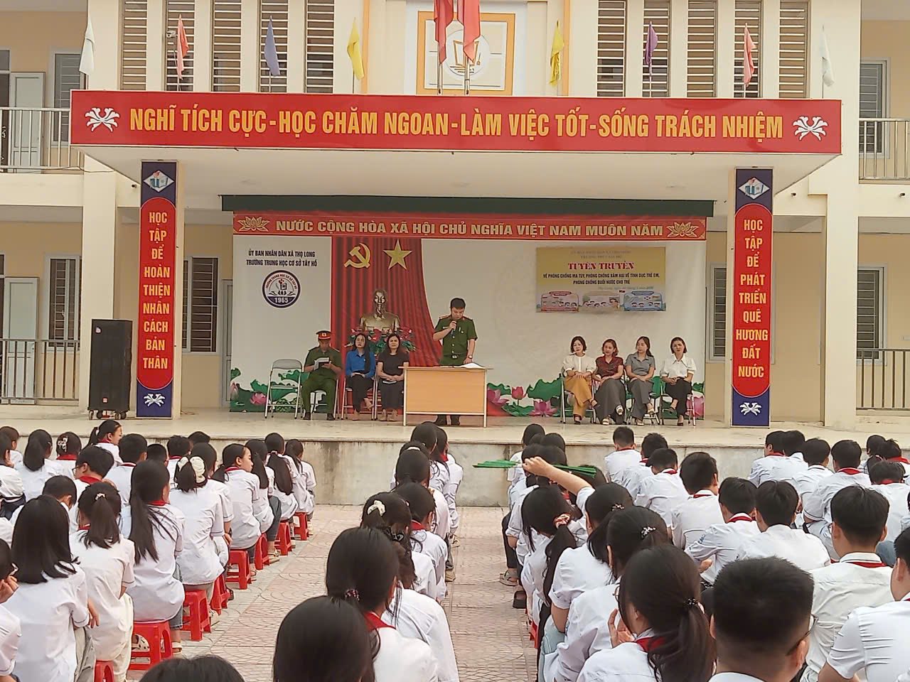 Thọ Long tăng cường tuyên truyền pháp luật và kỹ năng sống cho học sinh THCS