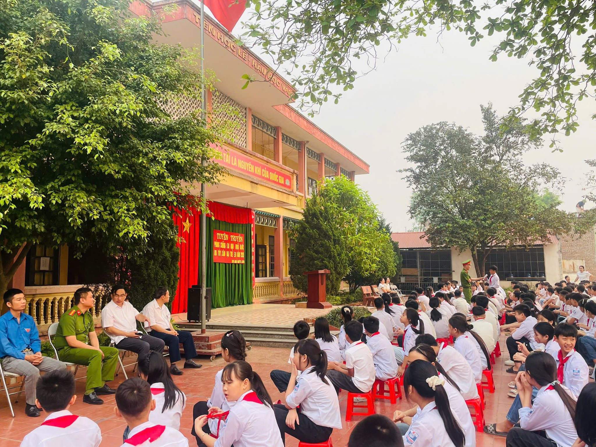 Anh-tin-bai