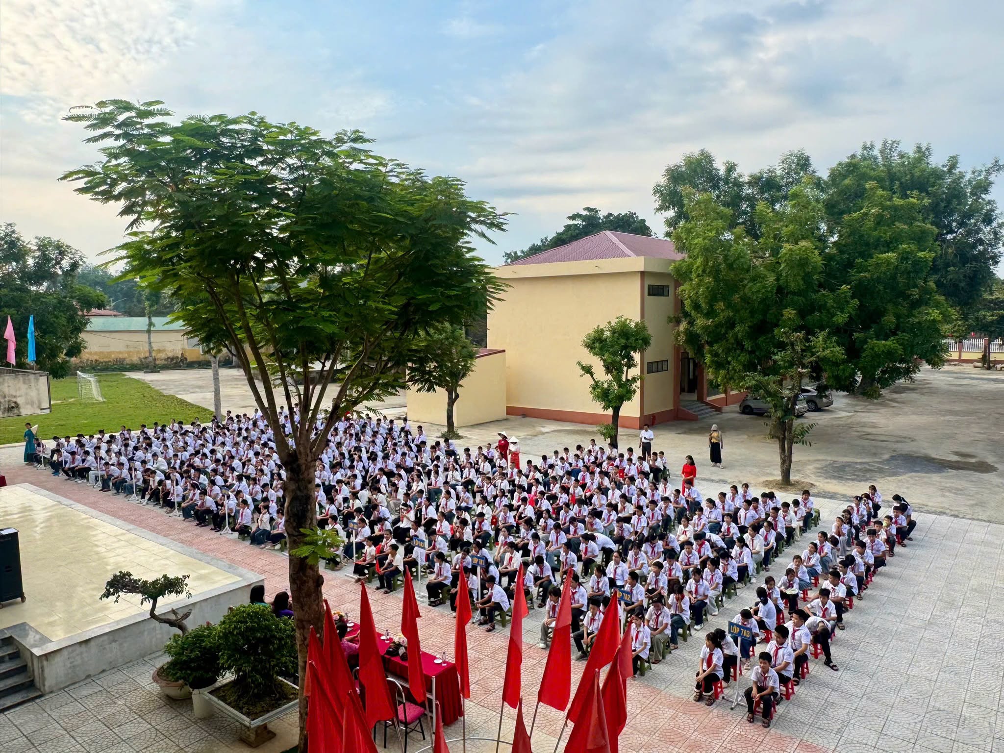 Chung một mái trường, chung một mục tiêu