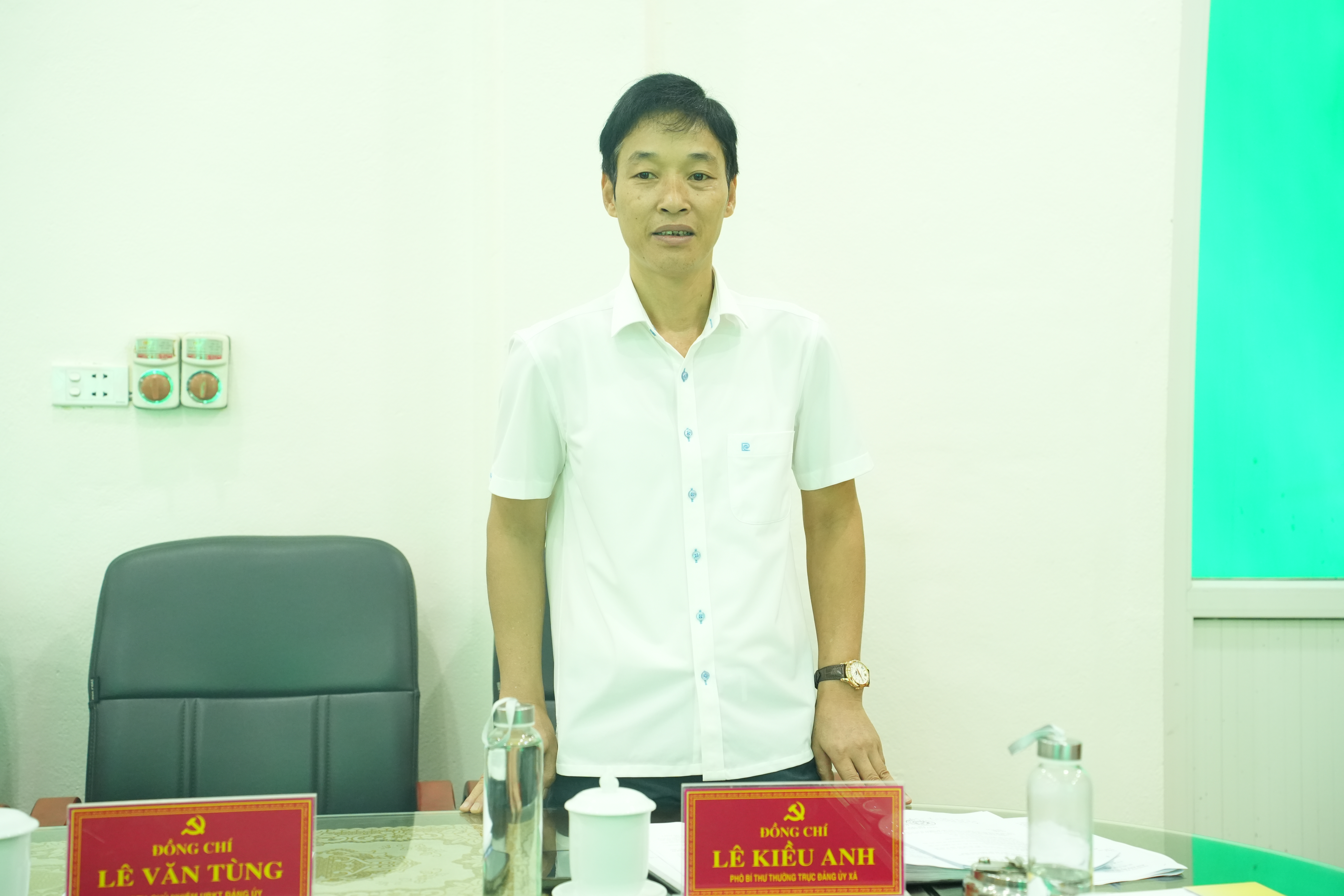 Anh-tin-bai