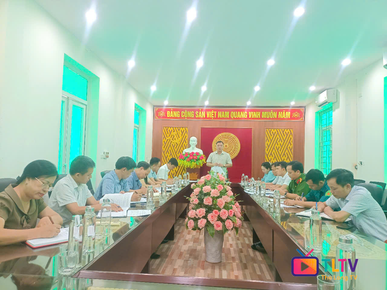 HỘI NGHỊ BAN THƯỜNG VỤ ĐẢNG ỦY XÃ THỌ LONG : HỌP THẢO LUẬN VÀ CHO Ý KIẾN VÀO MỘT SỐ NỘI DUNG THEO THẨM QUYỀN .