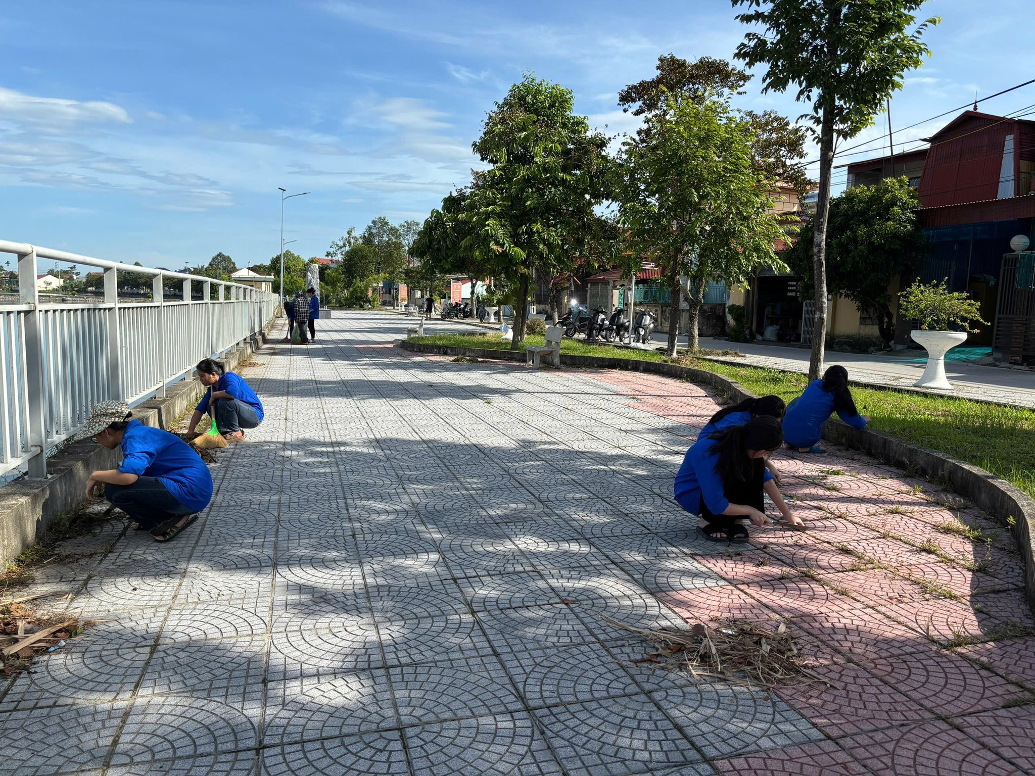 THANH NIÊN SÔI NỔI RA QUÂN “THỨ BẢY TÌNH NGUYỆN – CHỦ NHẬT XANH”