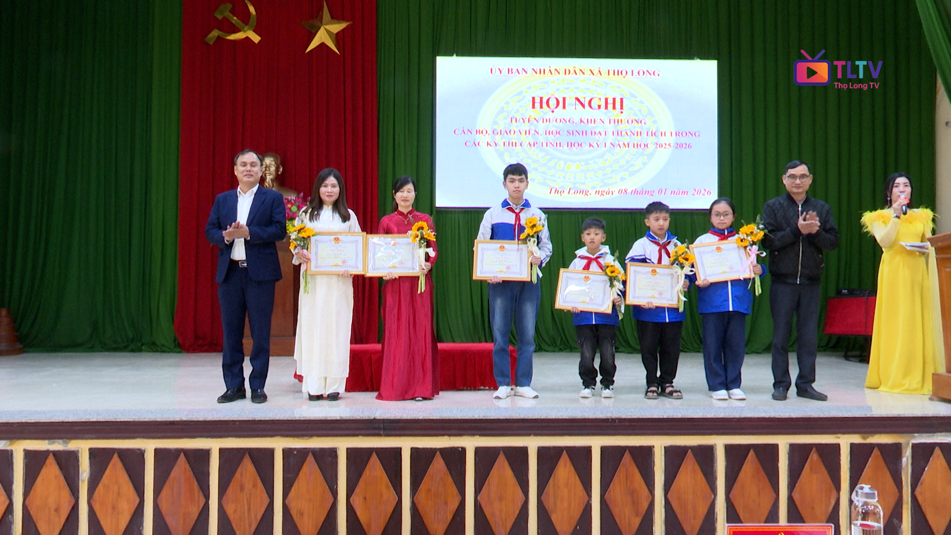 Anh-tin-bai