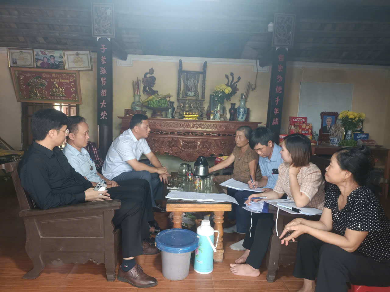 Sáng 3/9/2025. Đoàn công tác do Đồng chí Bí thư Đảng ủy Nguyễn Hữu Dũng, Bí thư Đảng ủy, Chủ tịch HĐND xã đã trực tiếp xuống các hộ dân chưa đồng thuận trong công tác giải phóng mặt bằng Dự án khu dân cư đồng Mã cổ dưới, thôn Phong Lạc xã Thọ Long.
