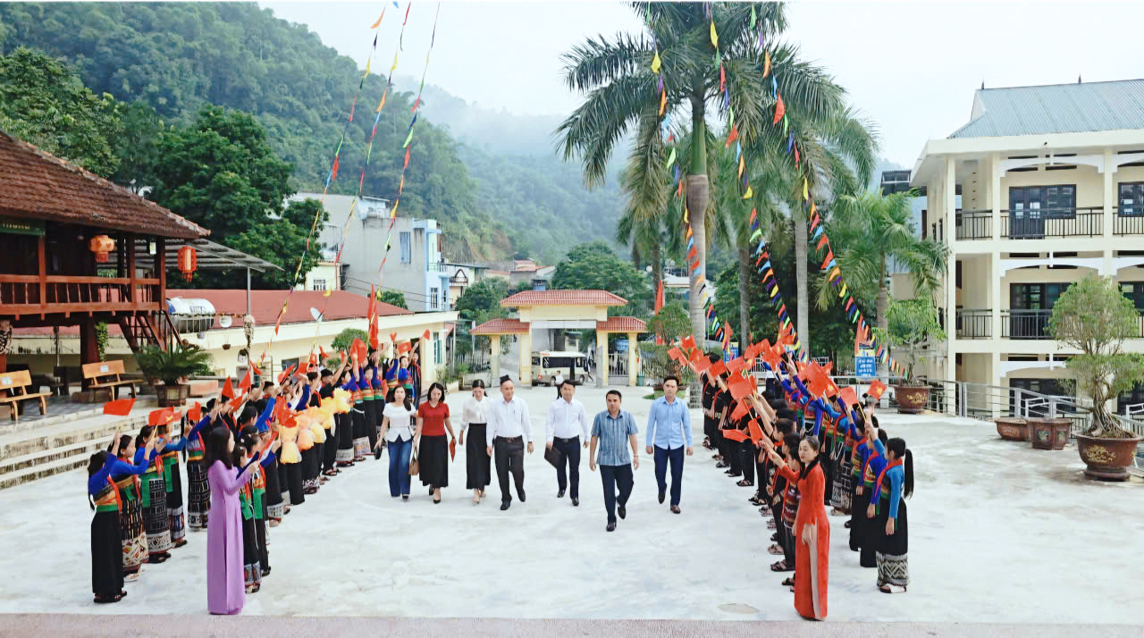 Anh-tin-bai