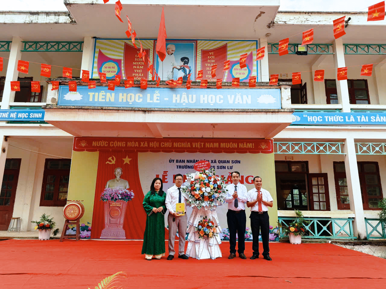 Anh-tin-bai