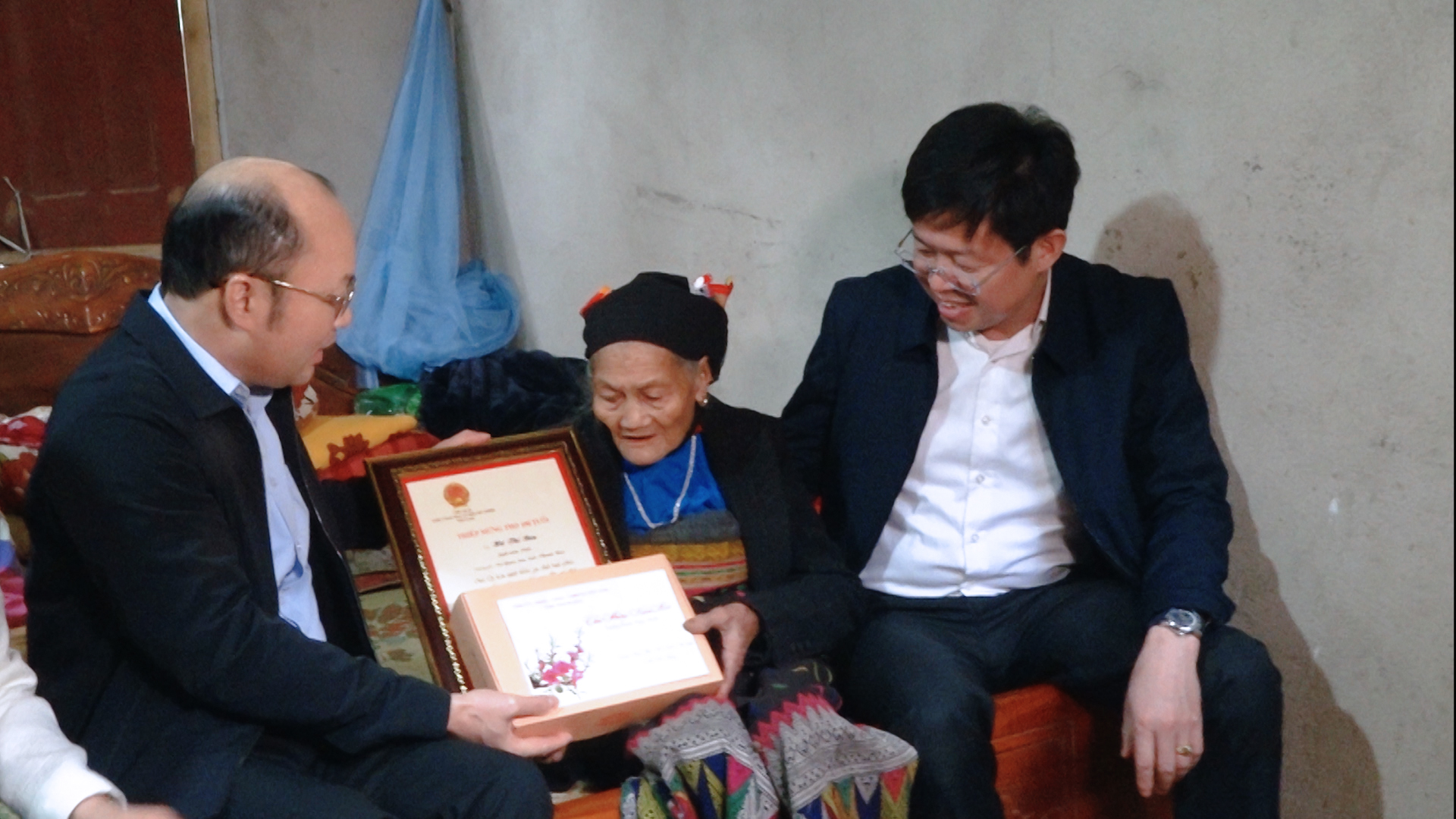 Anh-tin-bai