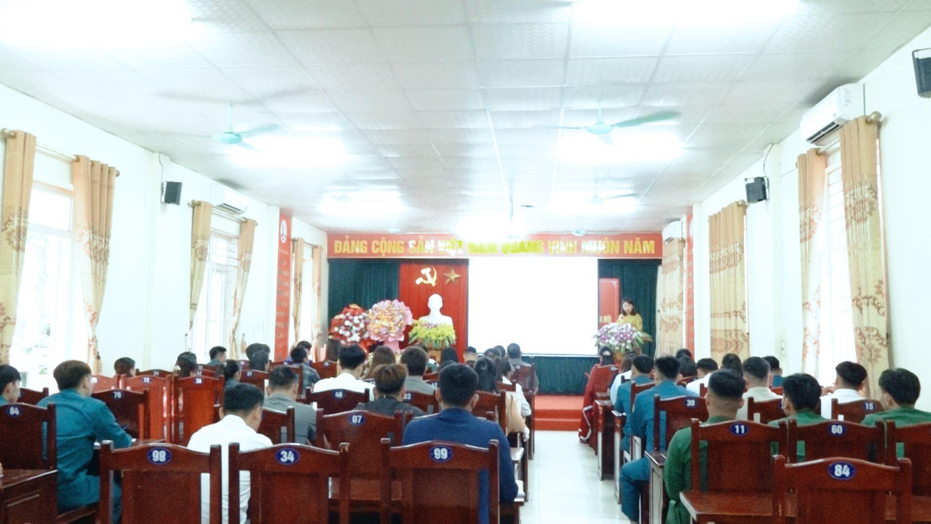Trung tâm Chính trị xã Quan Sơn Khai giảng lớp bồi dưỡng nhận thức về Đảng khóa III và 2 Chuyên đề năm 2026