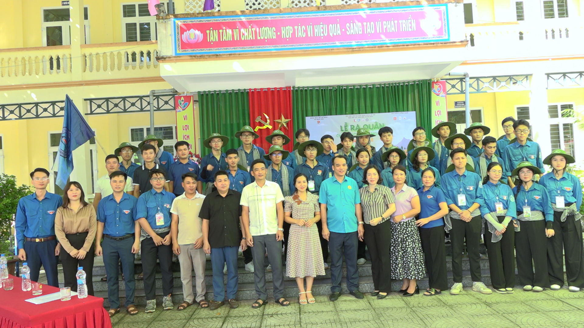Anh-tin-bai