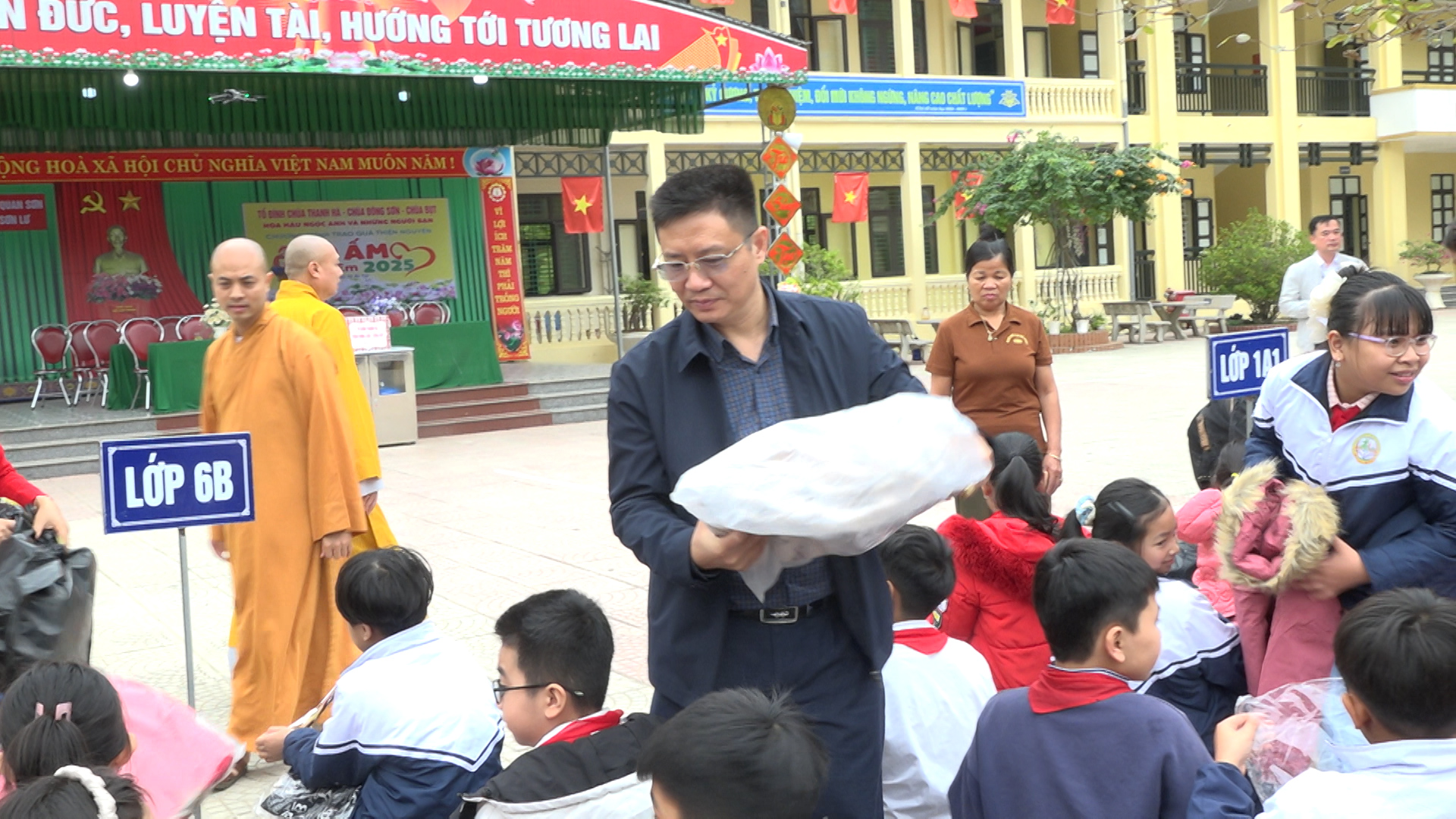 Anh-tin-bai