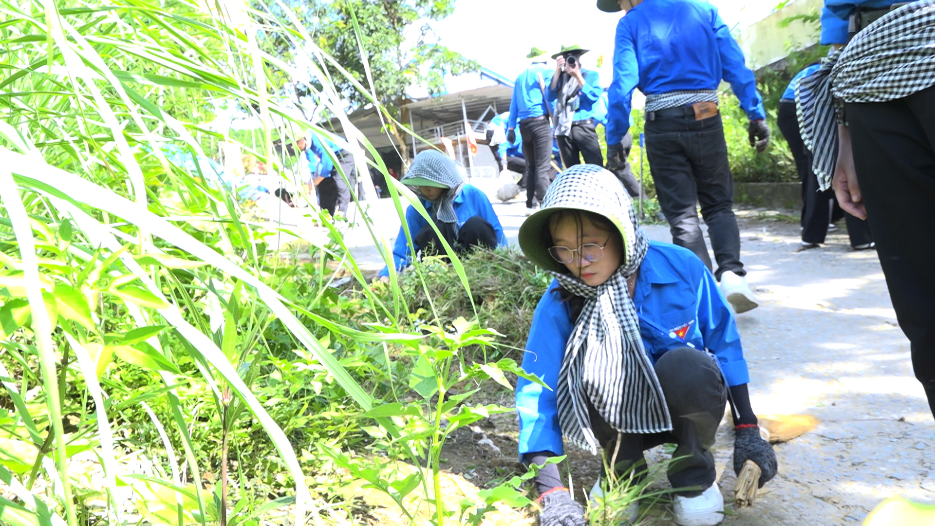 Anh-tin-bai
