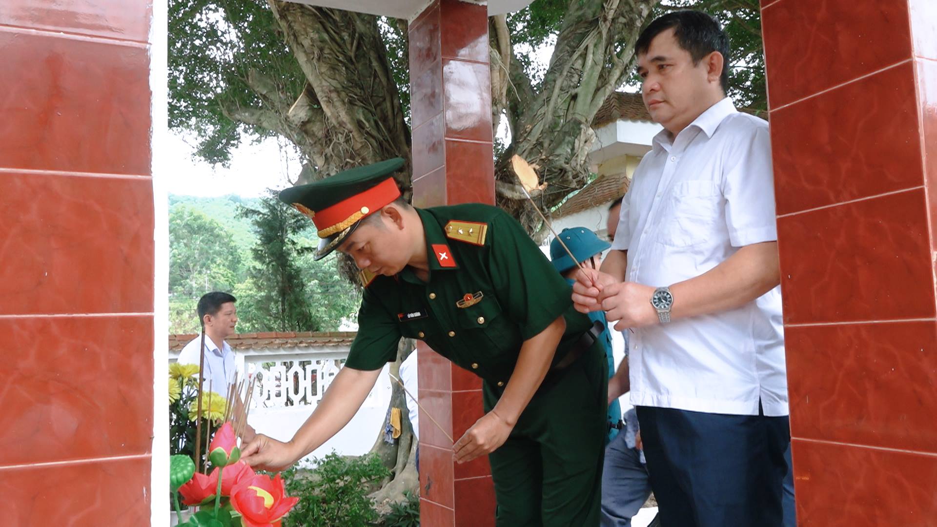 Anh-tin-bai