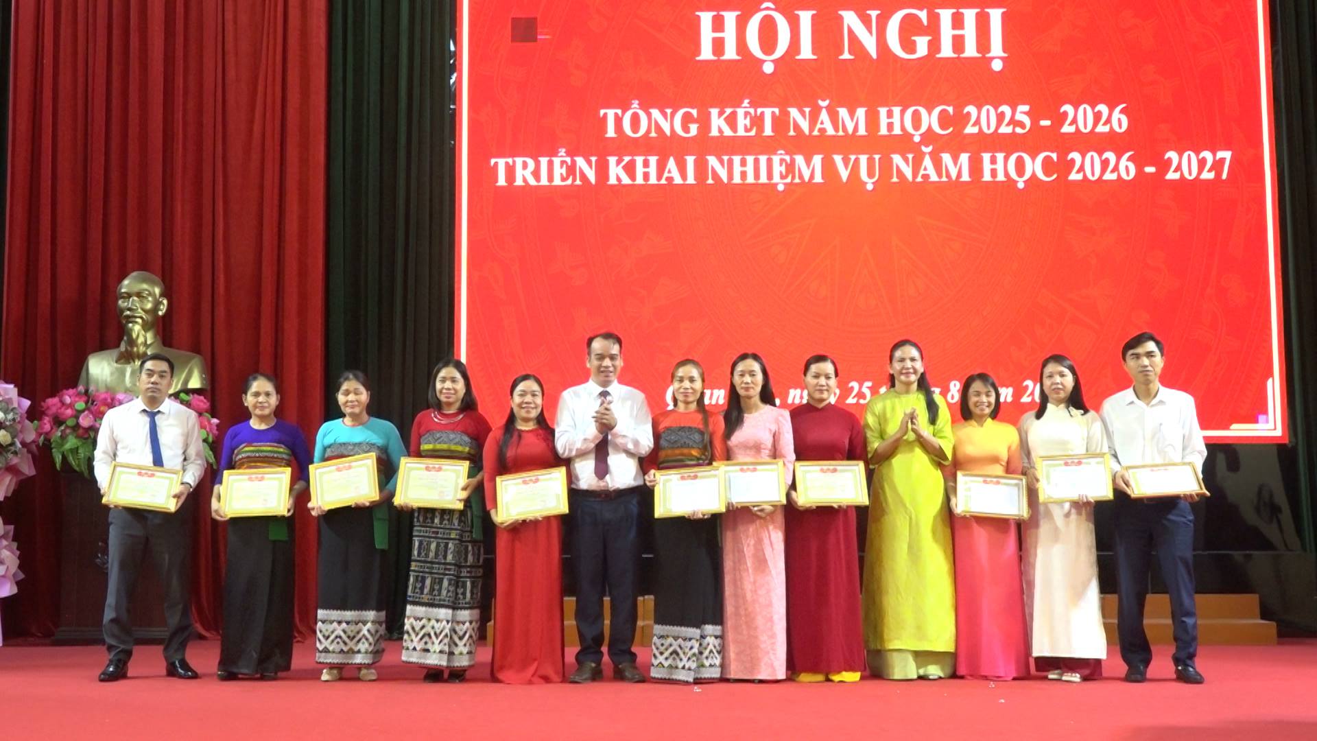 Anh-tin-bai