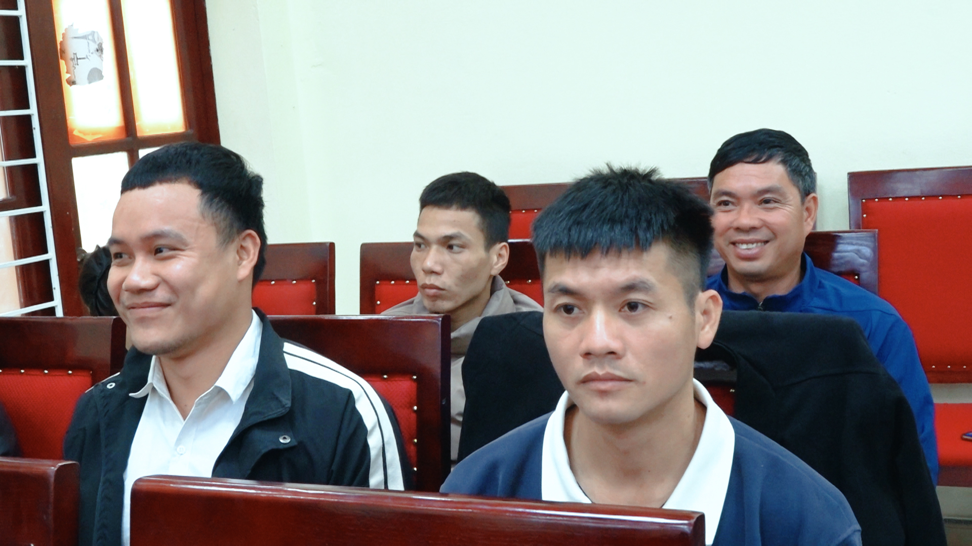Anh-tin-bai