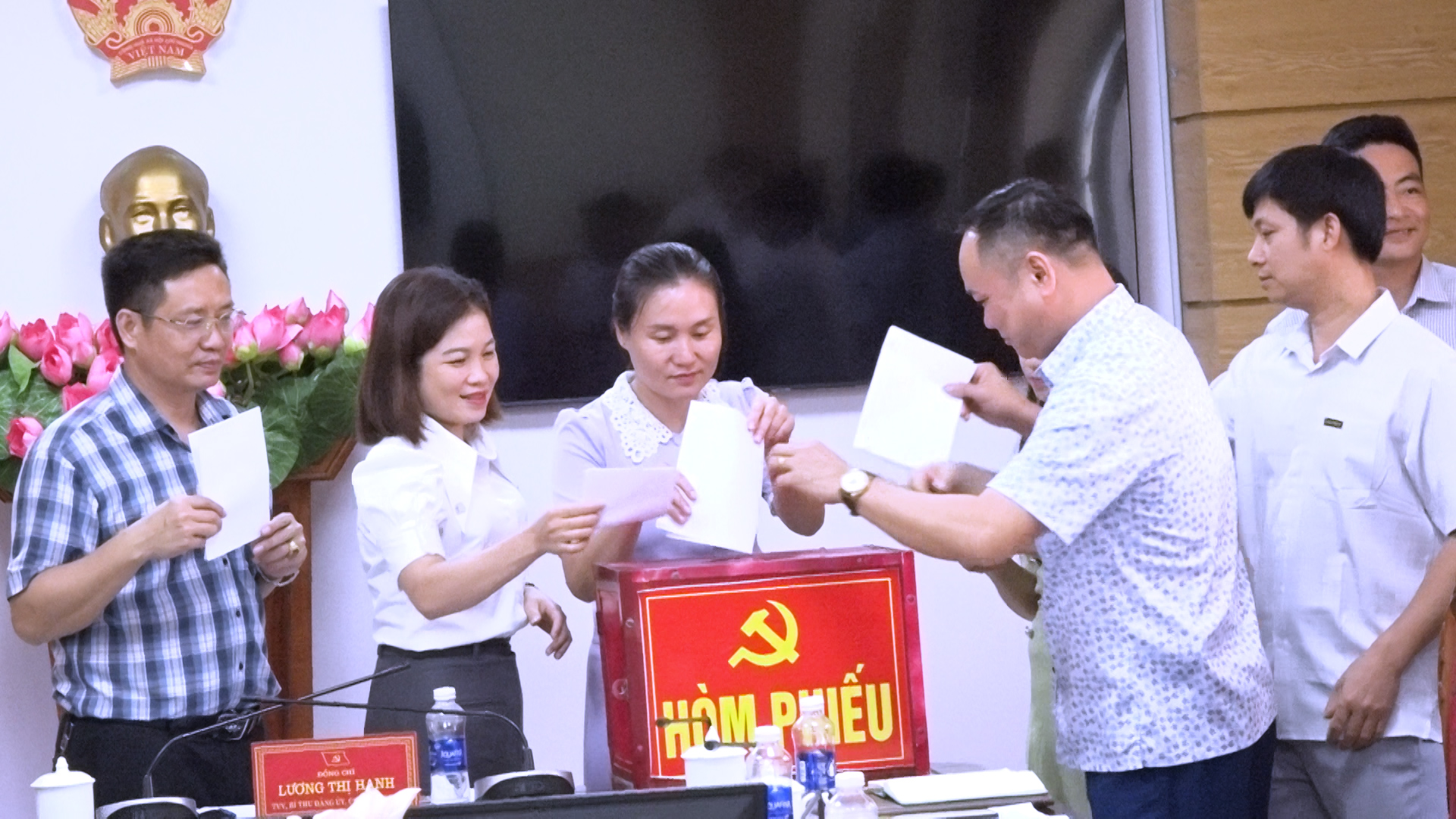 Anh-tin-bai