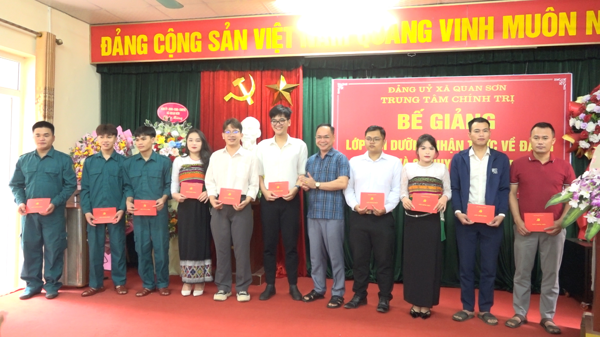 Anh-tin-bai