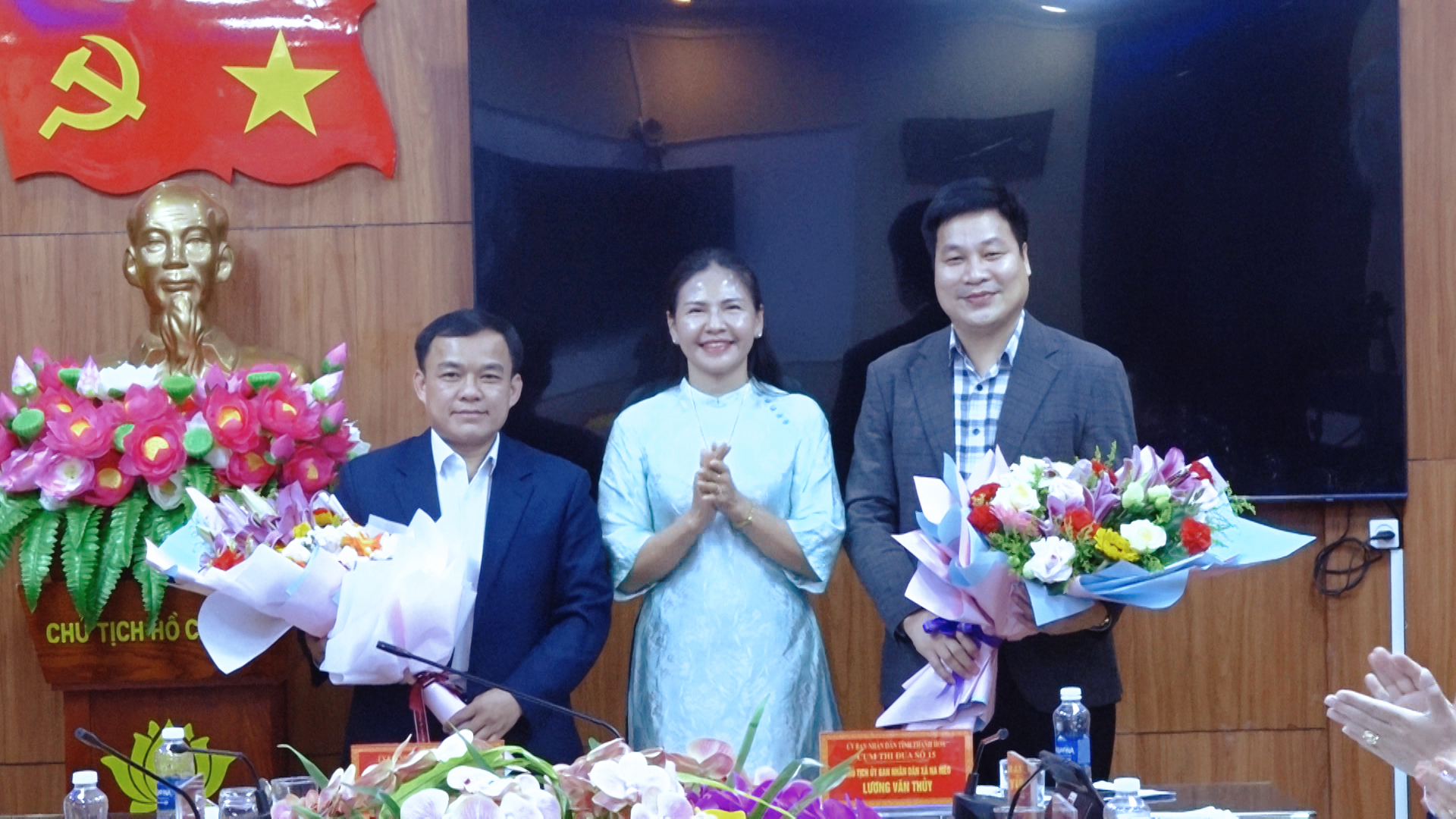 Anh-tin-bai