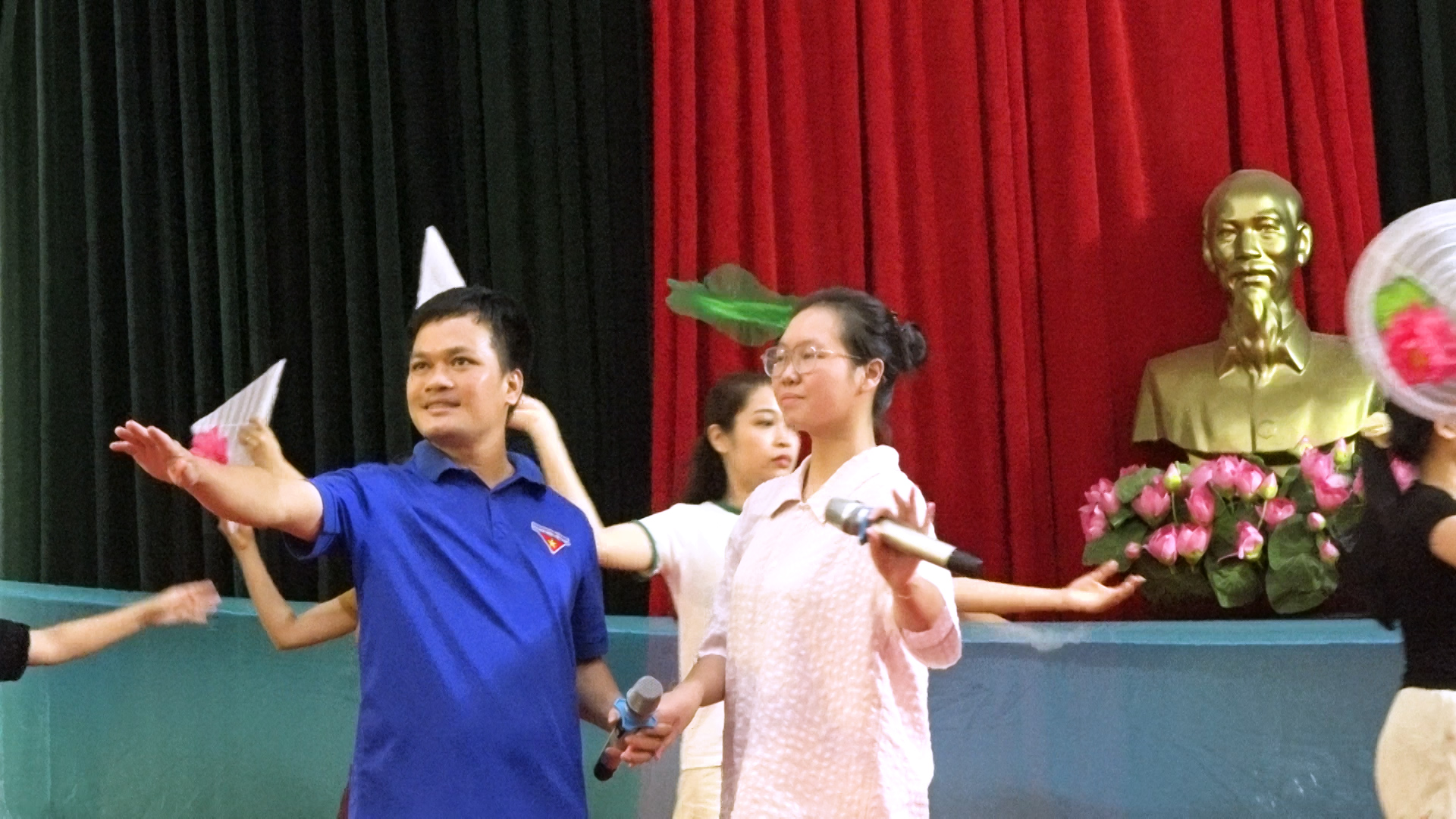 Anh-tin-bai