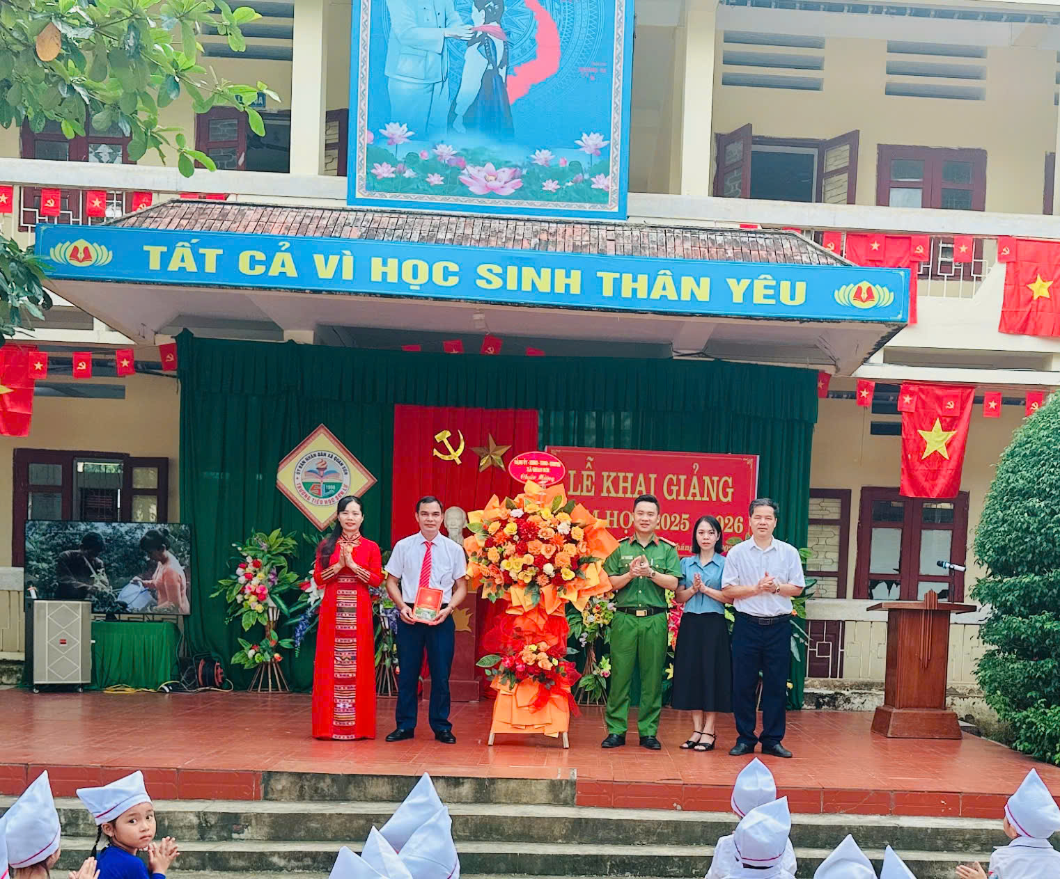 Anh-tin-bai