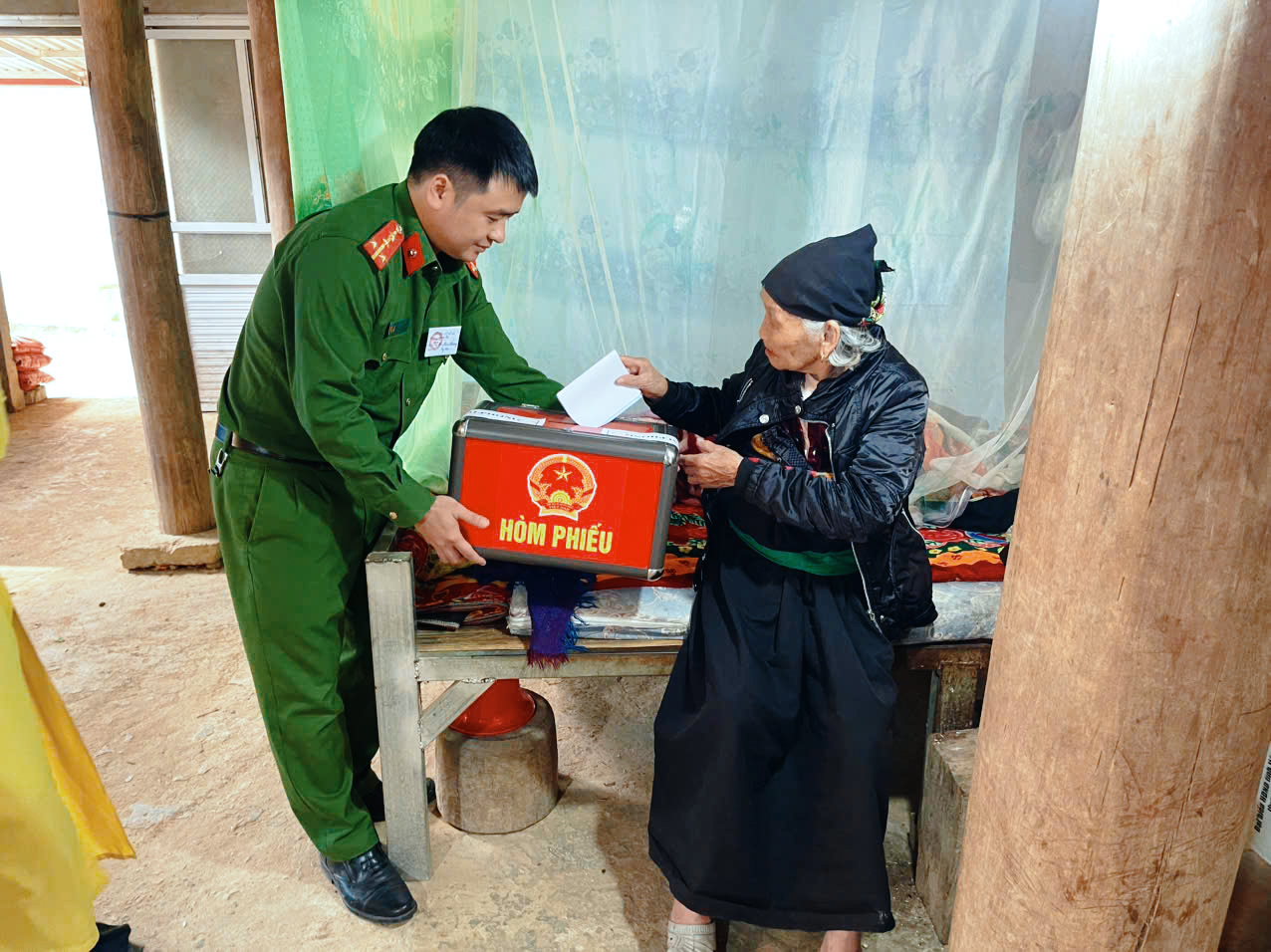 Anh-tin-bai