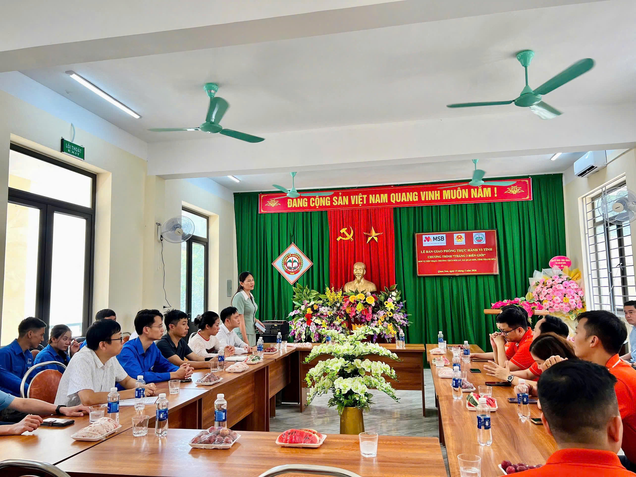 Anh-tin-bai