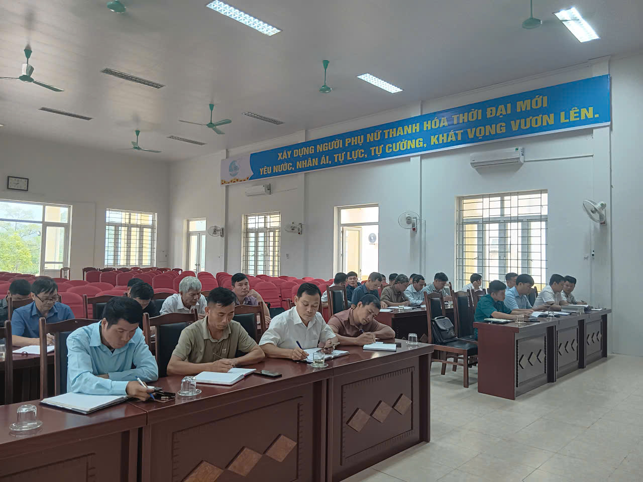 ''Chiến dịch 90 ngày xây dựng hoàn thiện cơ sở dữ liệu đất đai''.