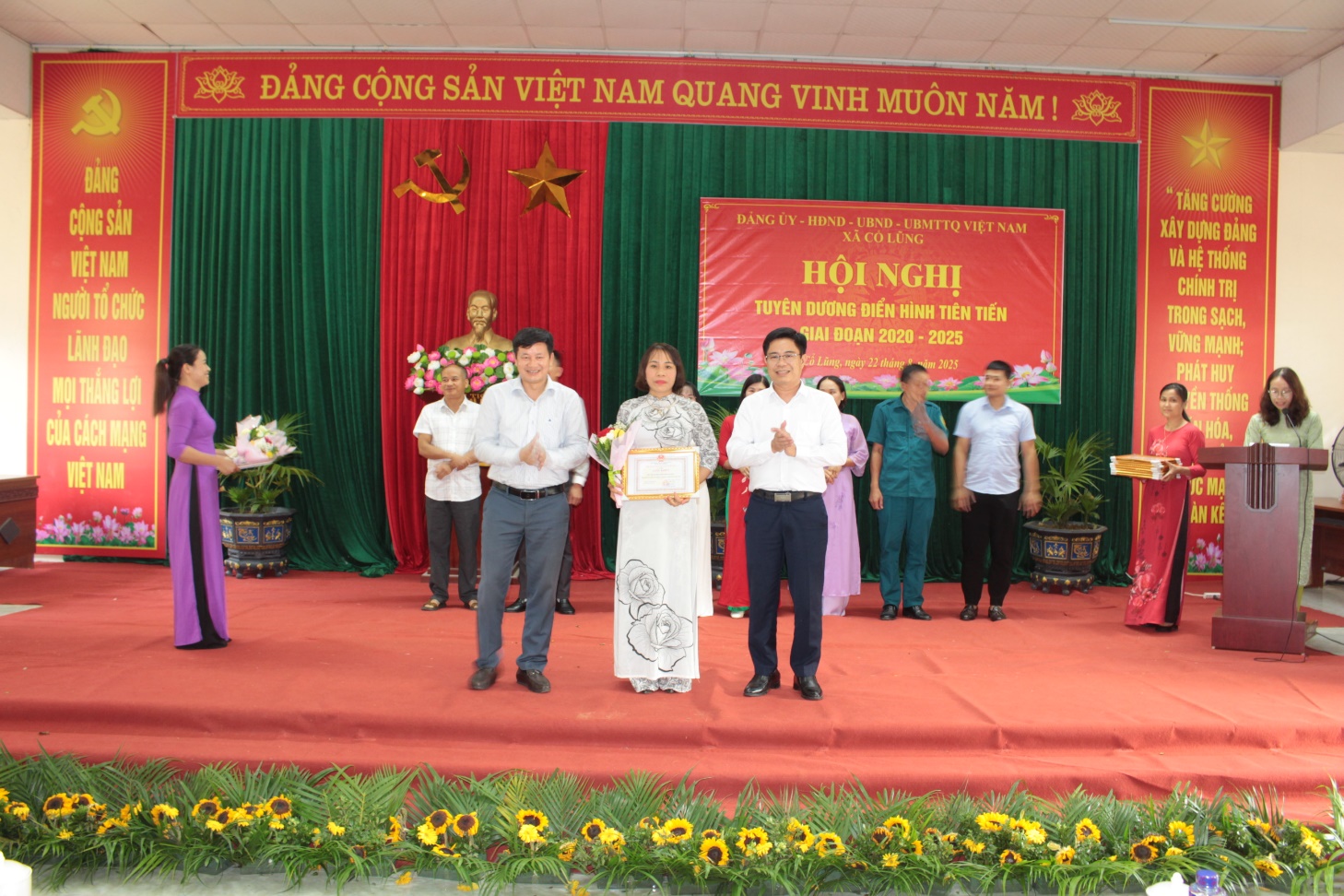 D:\Năm 2025\Tháng 8\Tuần 4\ảnh khen thưởng\IMG_5543.JPG