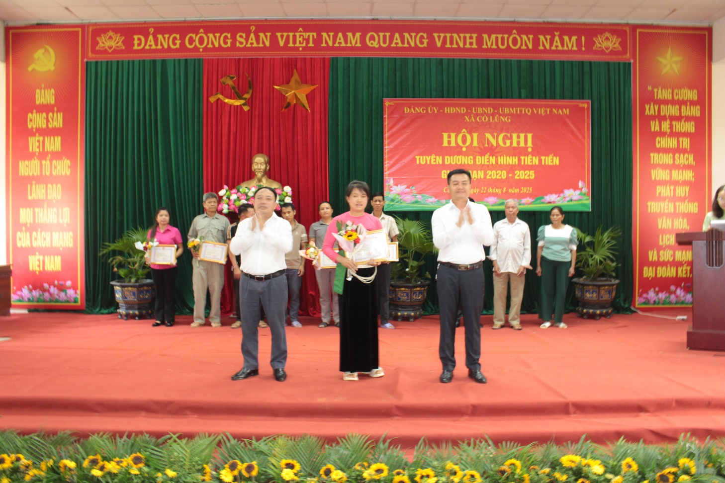 D:\Năm 2025\Tháng 8\Tuần 4\ảnh khen thưởng\IMG_5564.JPG