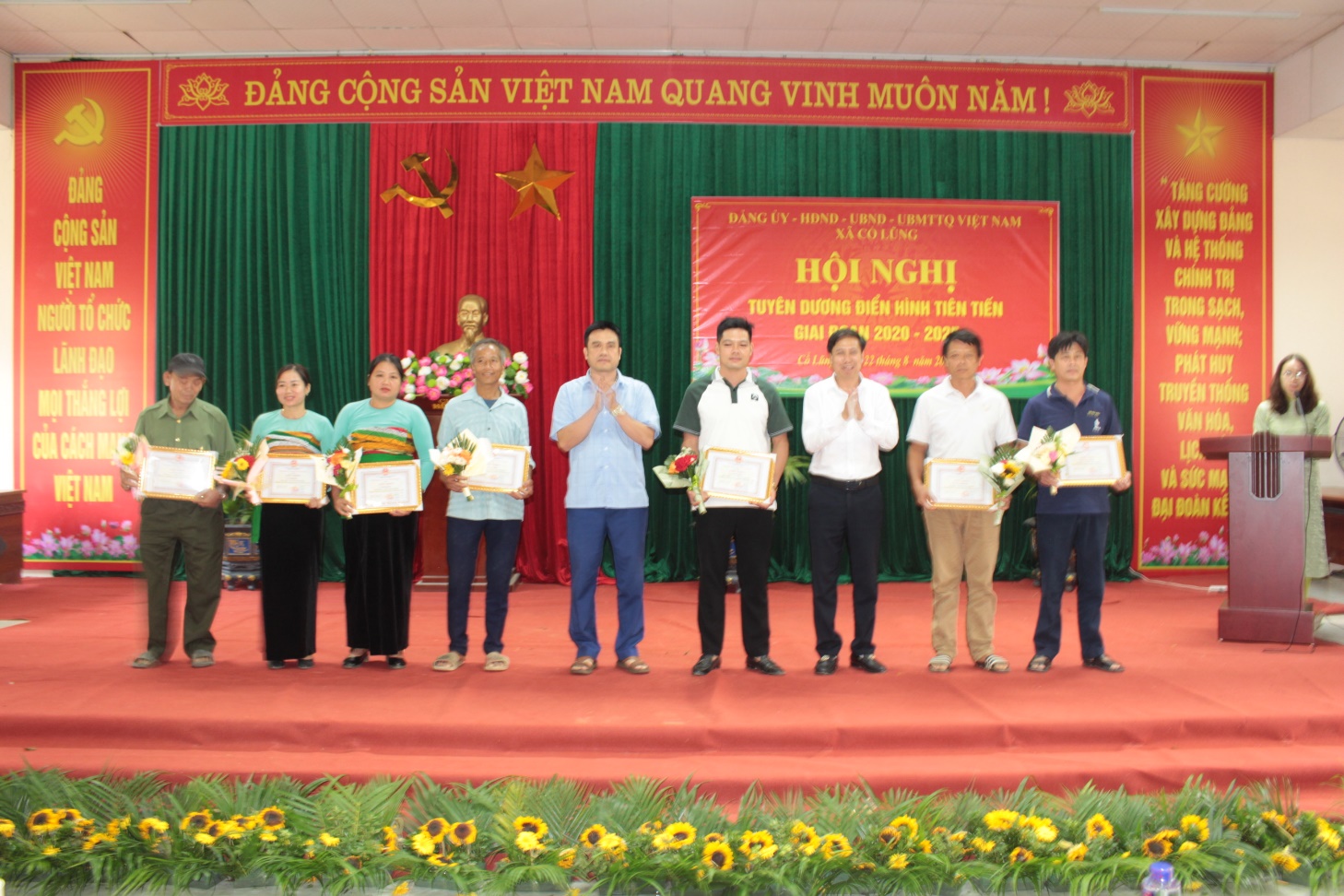 D:\Năm 2025\Tháng 8\Tuần 4\ảnh khen thưởng\IMG_5581.JPG