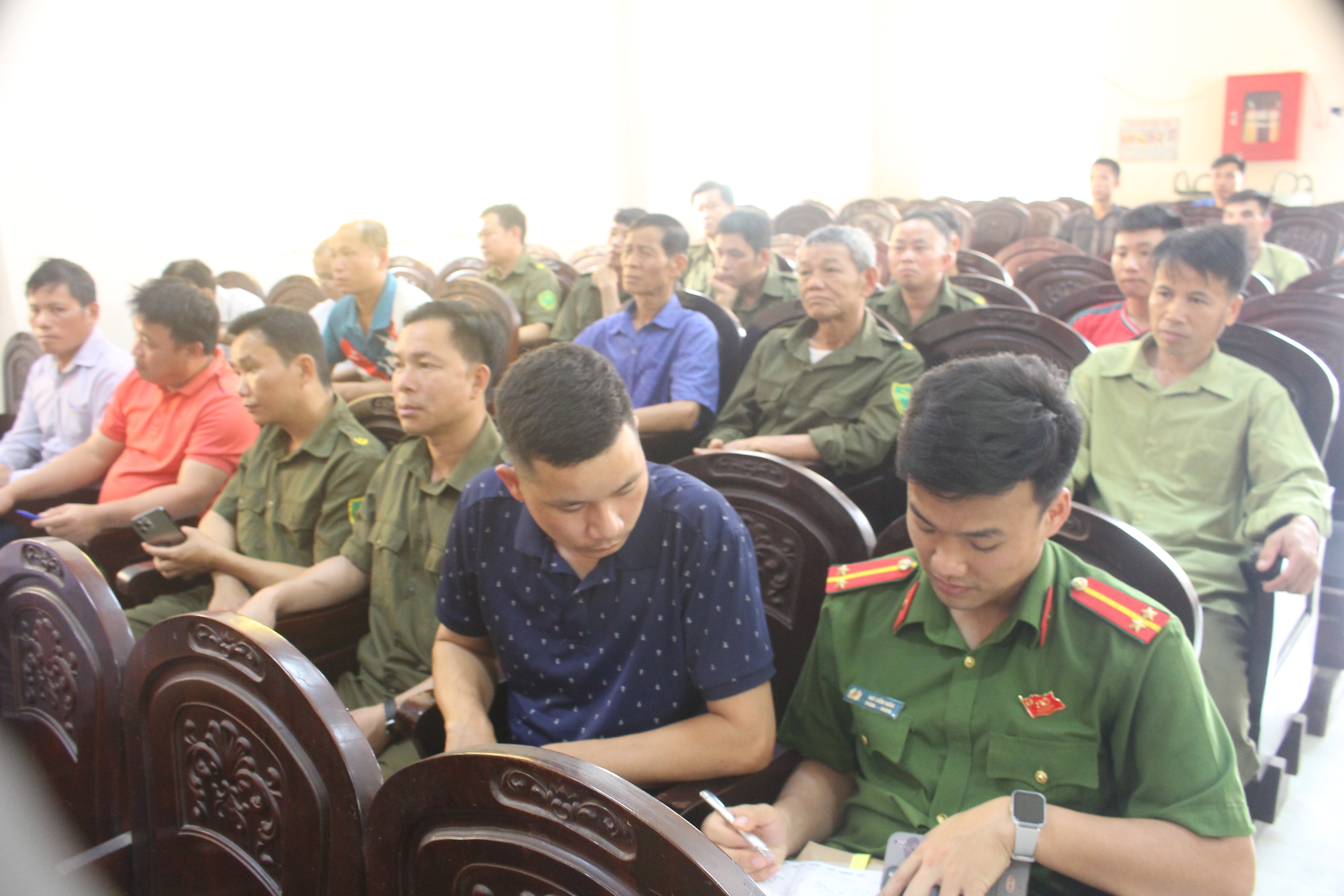 XÃ CỔ LŨNG TỔ CHỨC HỘI NGHỊ TUYÊN TRUYỀN NHỮNG ĐIỂM MỚI CỦA LUẬT QUẢN LÝ, SỬ DỤNG VŨ KHÍ, VẬT LIỆU NỔ, CÔNG CỤ HỖ TRỢ