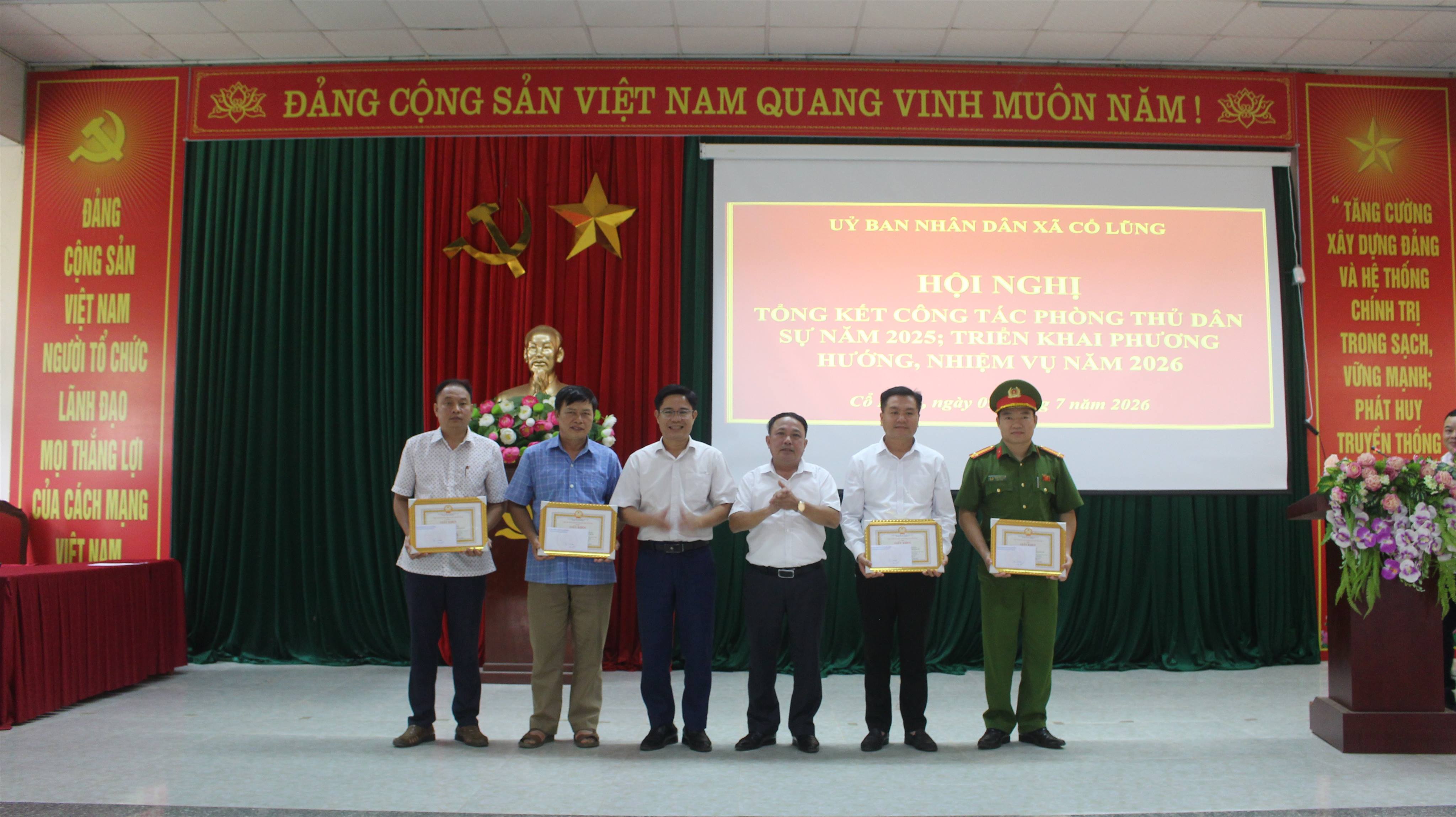 UBND XÃ CỔ LŨNG TỔ CHỨC HỘI NGHỊ TỔNG KẾT THỰC HIỆN LUẬT QUỐC PHÒNG, LUẬT DÂN QUÂN TỰ VỆ VÀ LUẬT GIÁO DỤC QUỐC PHÒNG VÀ AN NINH