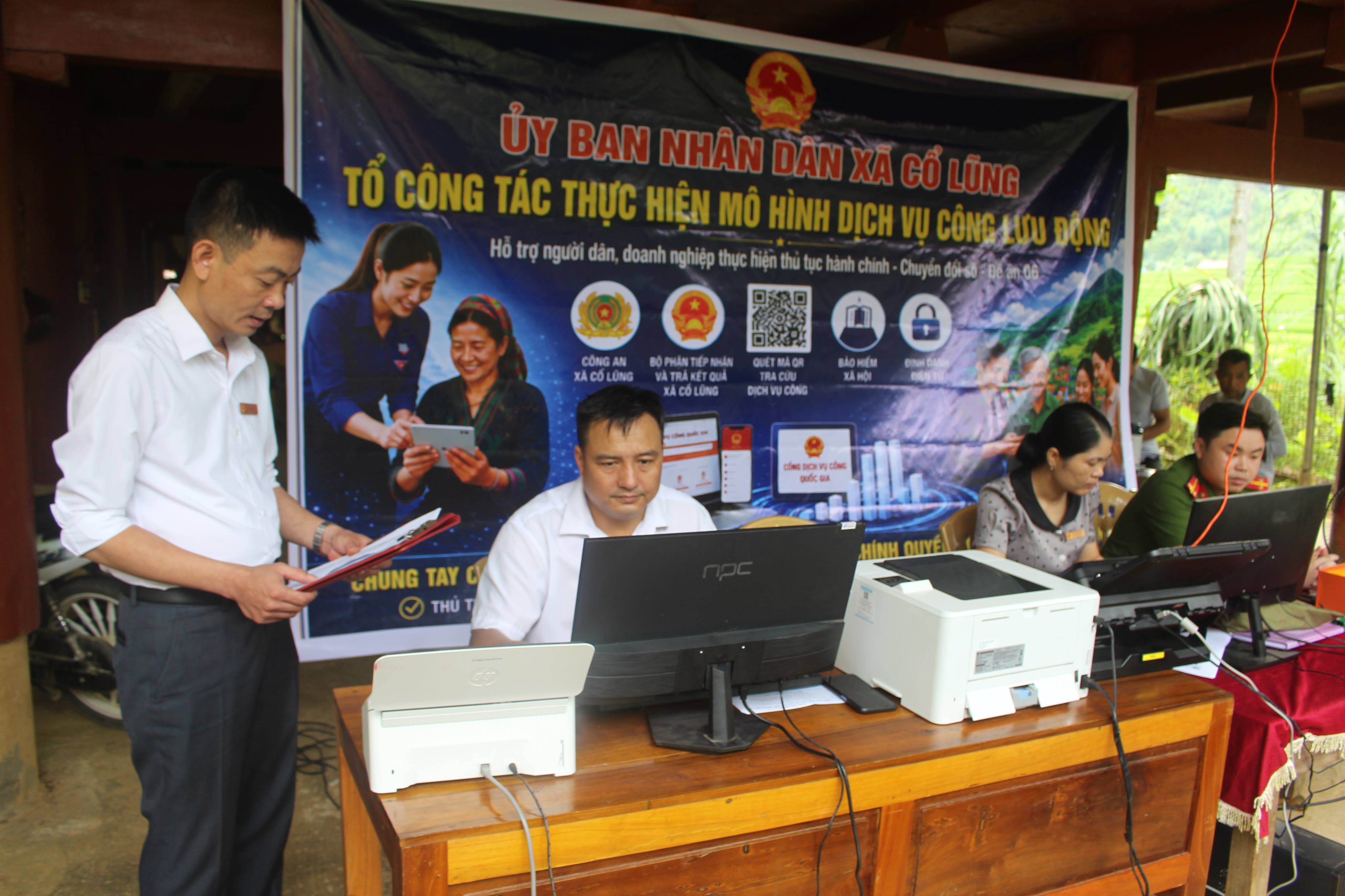 Xã Cổ Lũng triển khai mô hình “Dịch vụ công lưu động”, đưa dịch vụ hành chính đến gần người dân