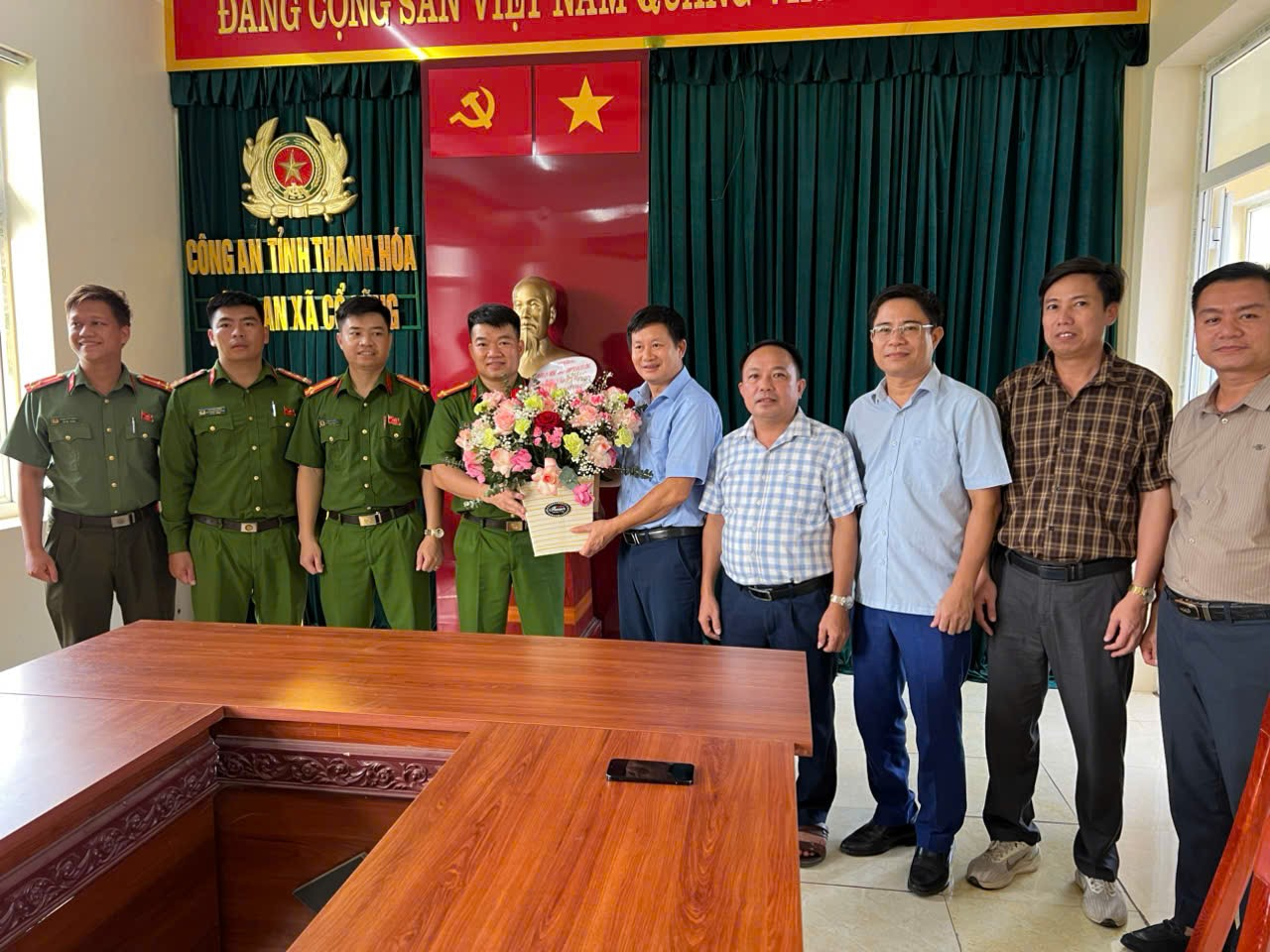 Xã Cổ Lũng kỷ niệm 81 năm Ngày truyền thống Công an nhân dân và 21 năm Ngày hội Toàn dân bảo vệ an ninh Tổ quốc