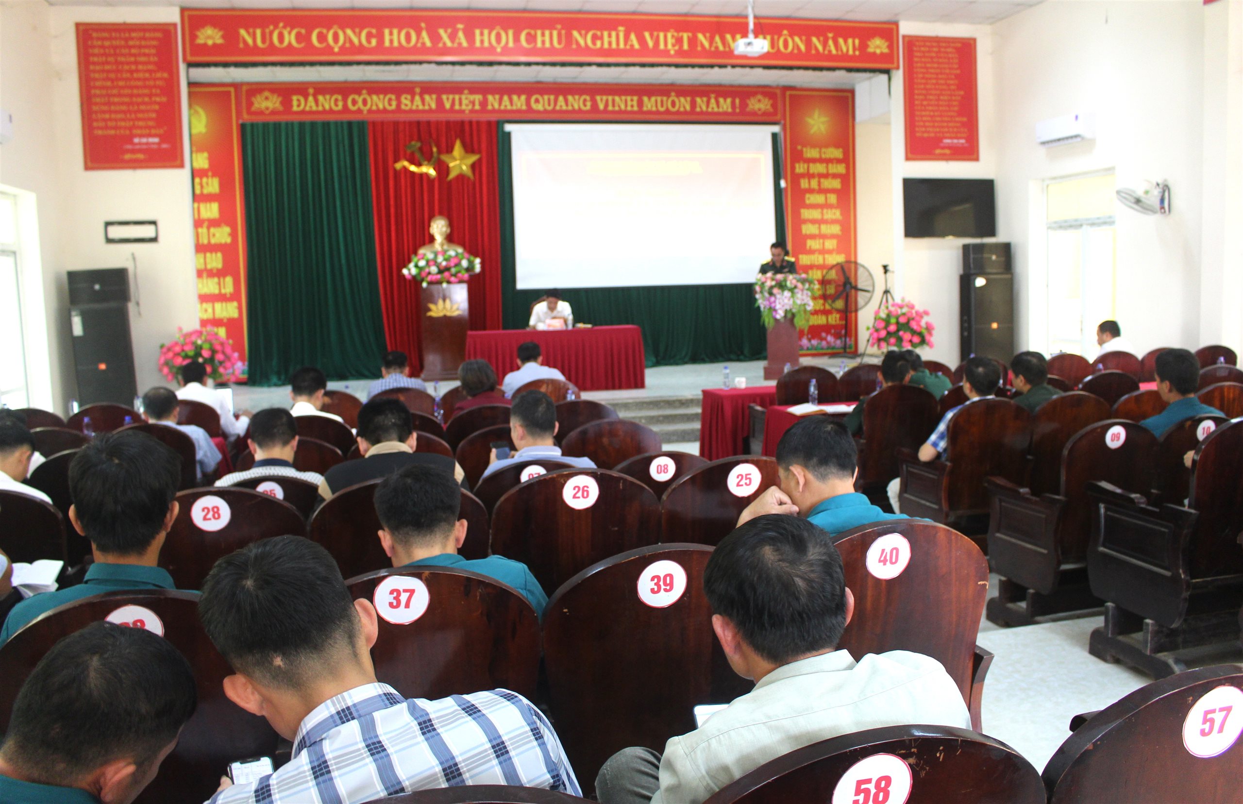   Xã Cổ Lũng triển khai nhiệm vụ tuyển chọn và gọi công dân nhập ngũ năm 2027