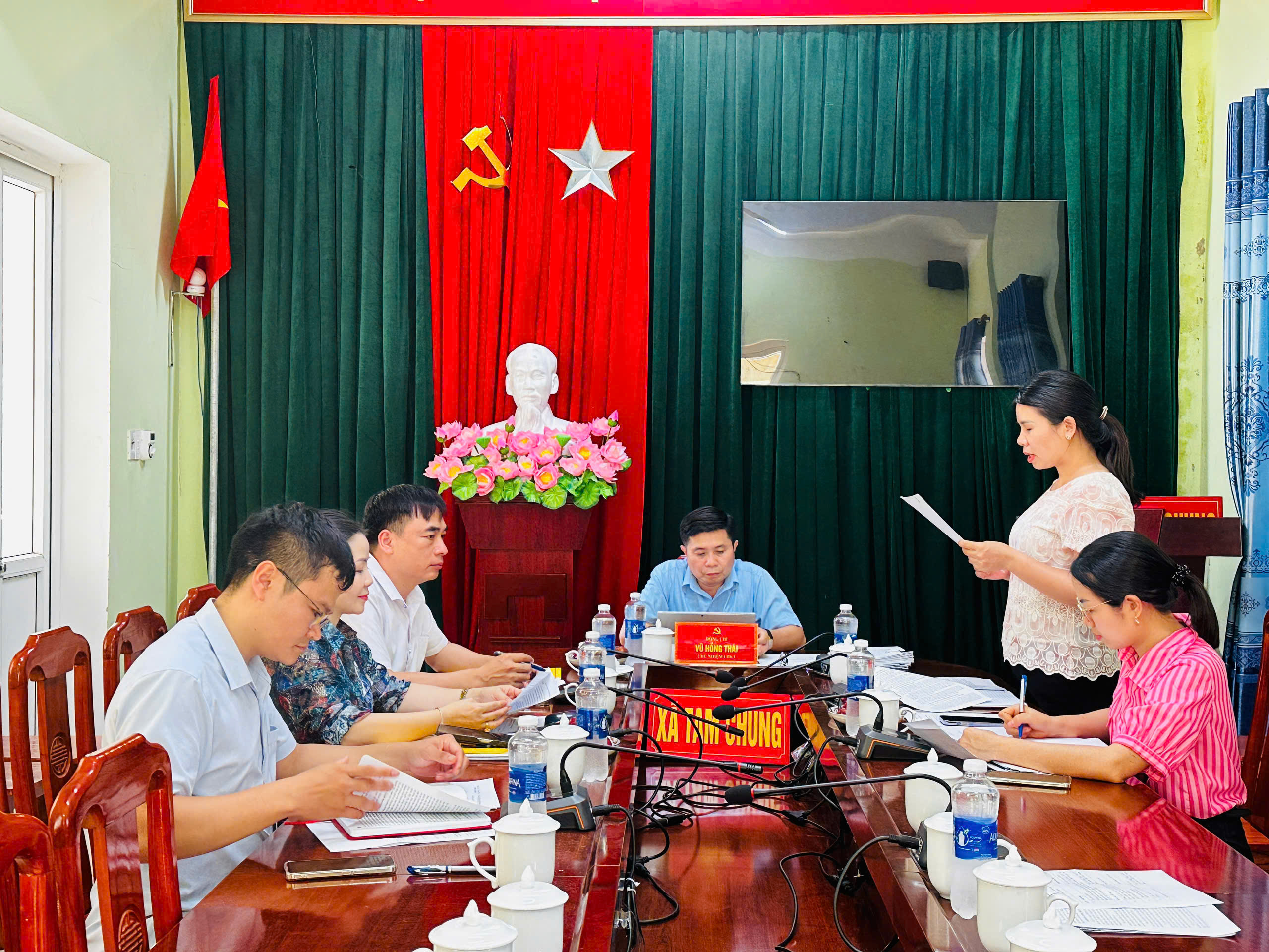 Anh-tin-bai