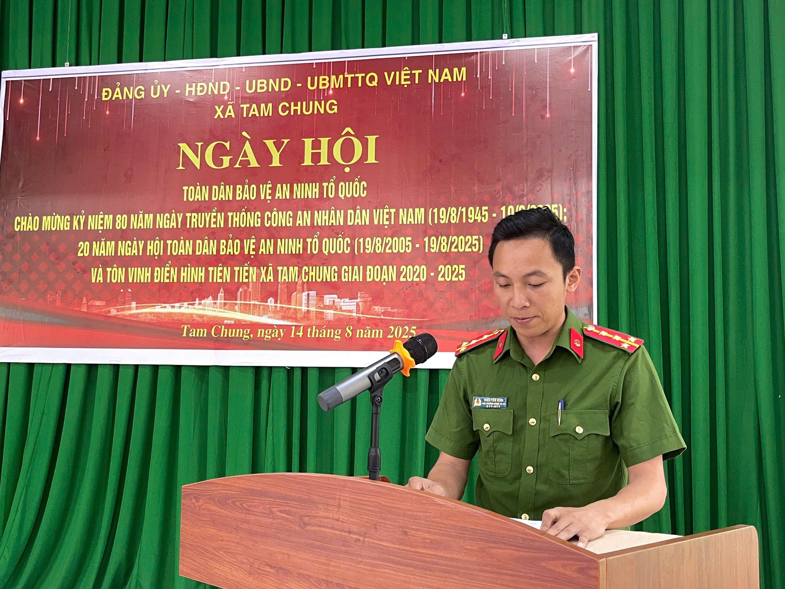 Anh-tin-bai