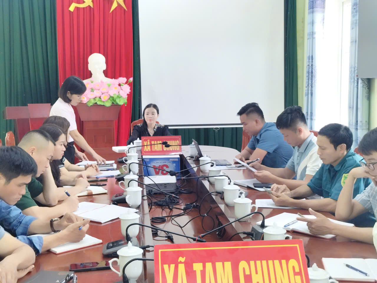 Anh-tin-bai