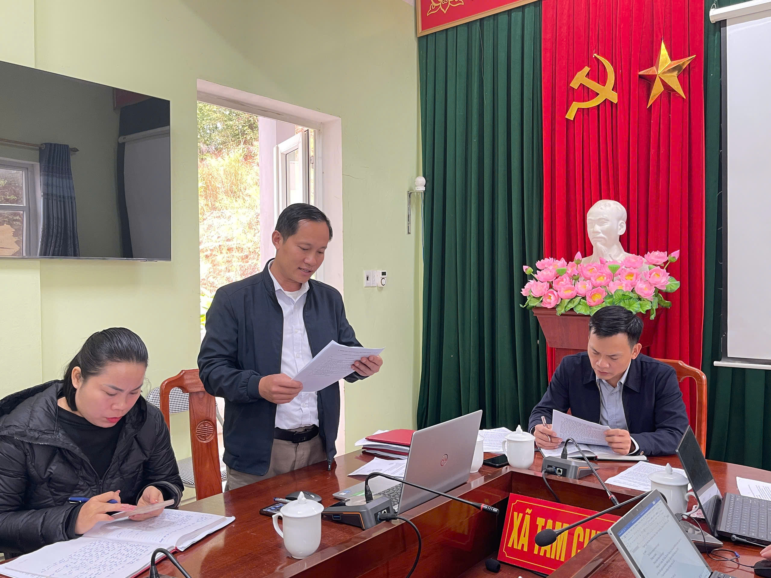 Anh-tin-bai