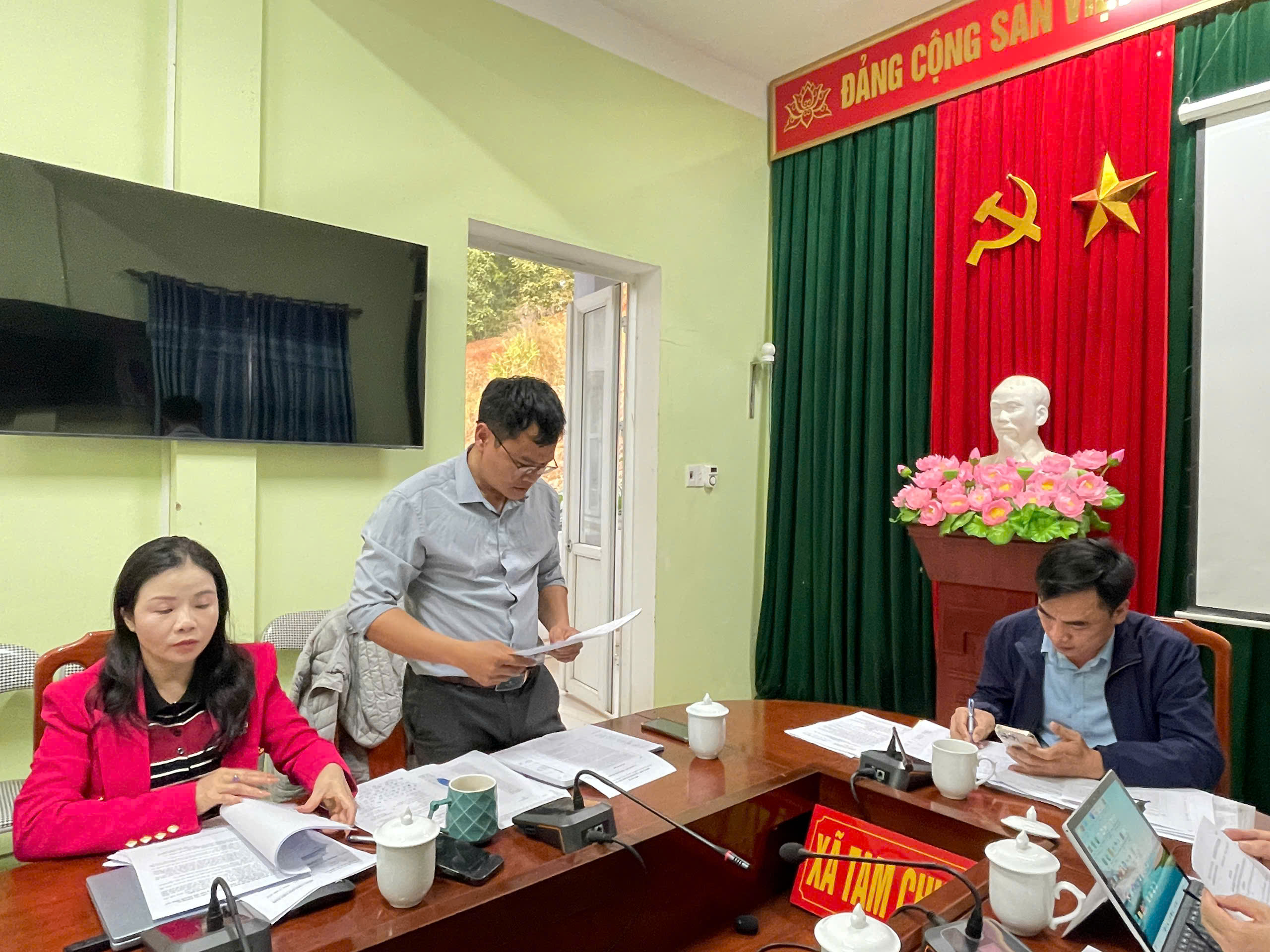 Anh-tin-bai